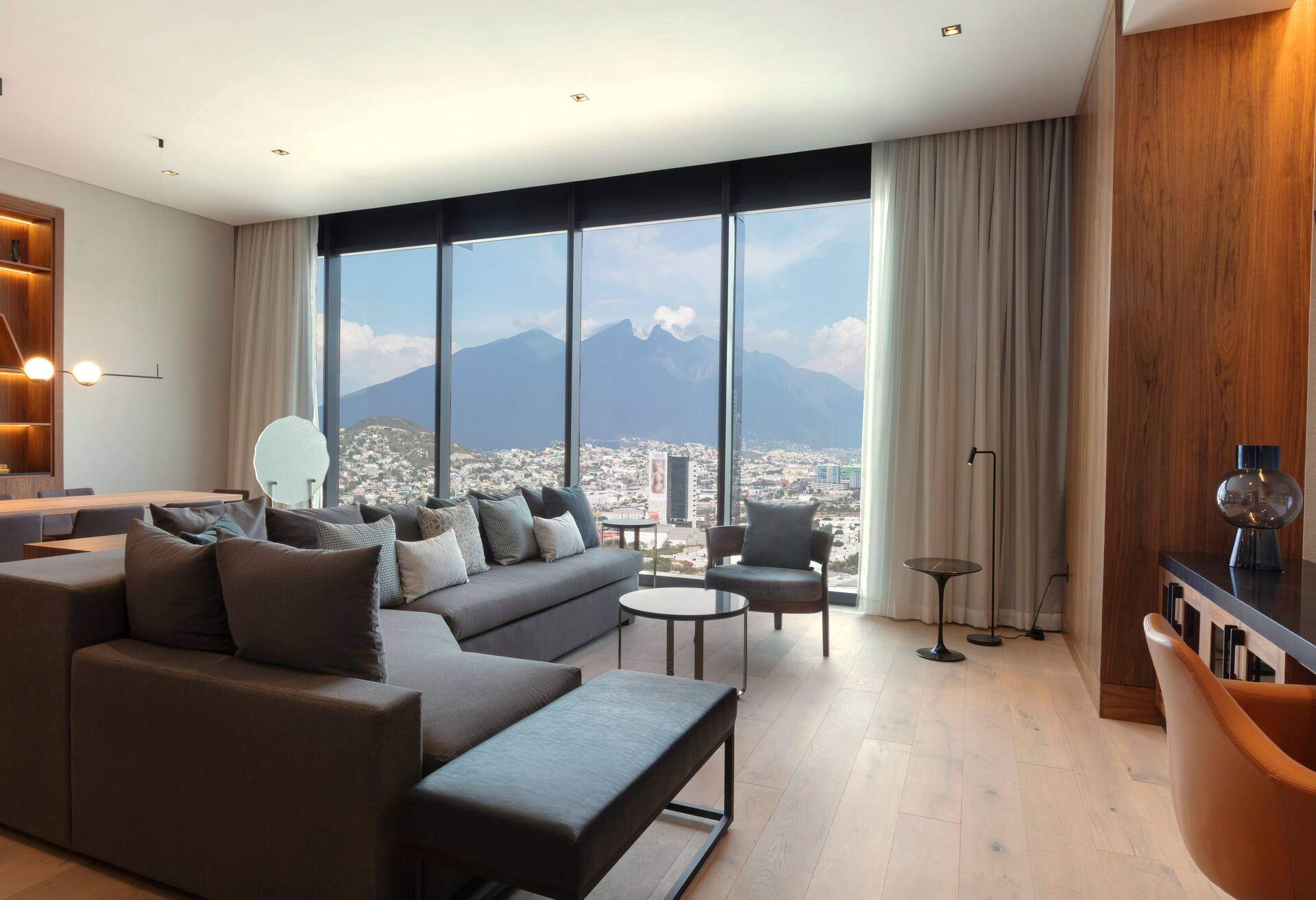Presidential Suite with Kitchen - Club Access