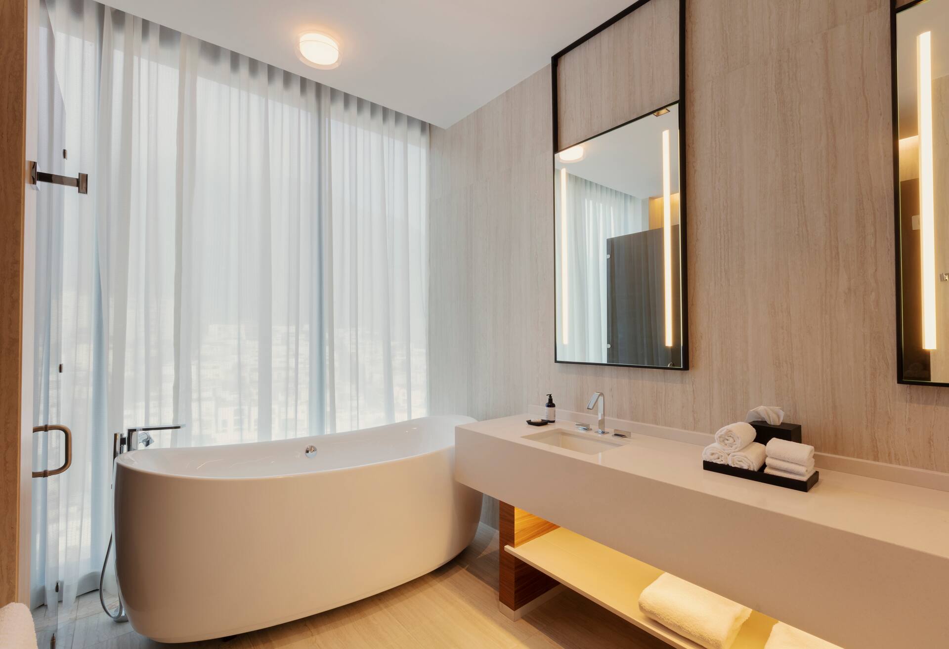 Presidential Suite with Kitchen - Club Access