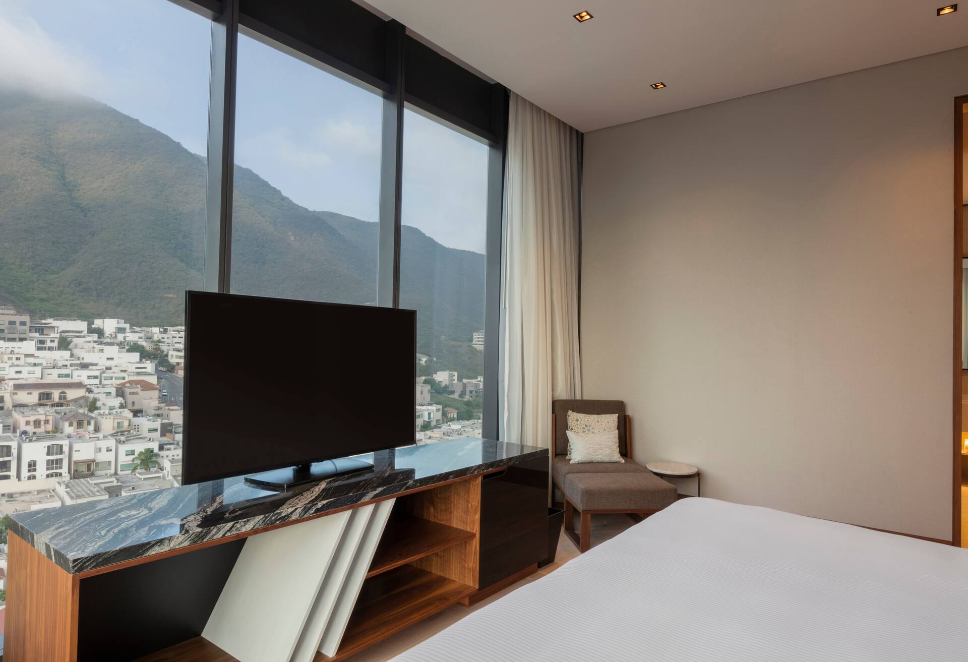 Presidential Suite with Kitchen - Club Access