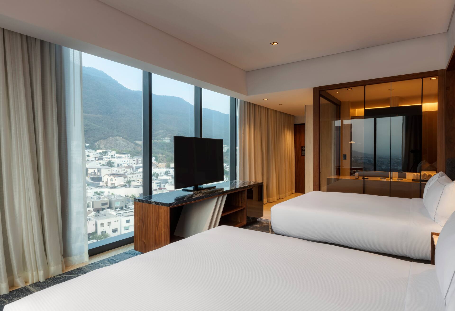 Deluxe 2 Queen Bed Mountain View Corner Room