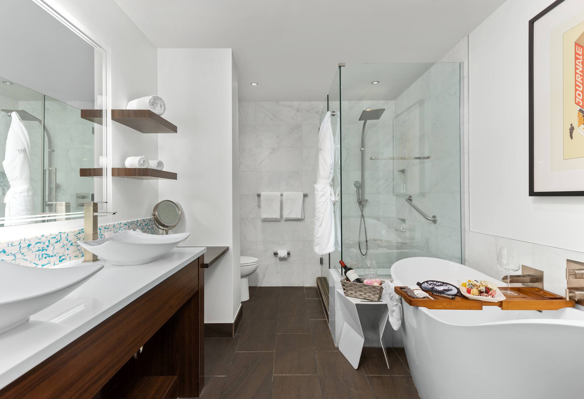 1 King Mnt View Suite Accessible