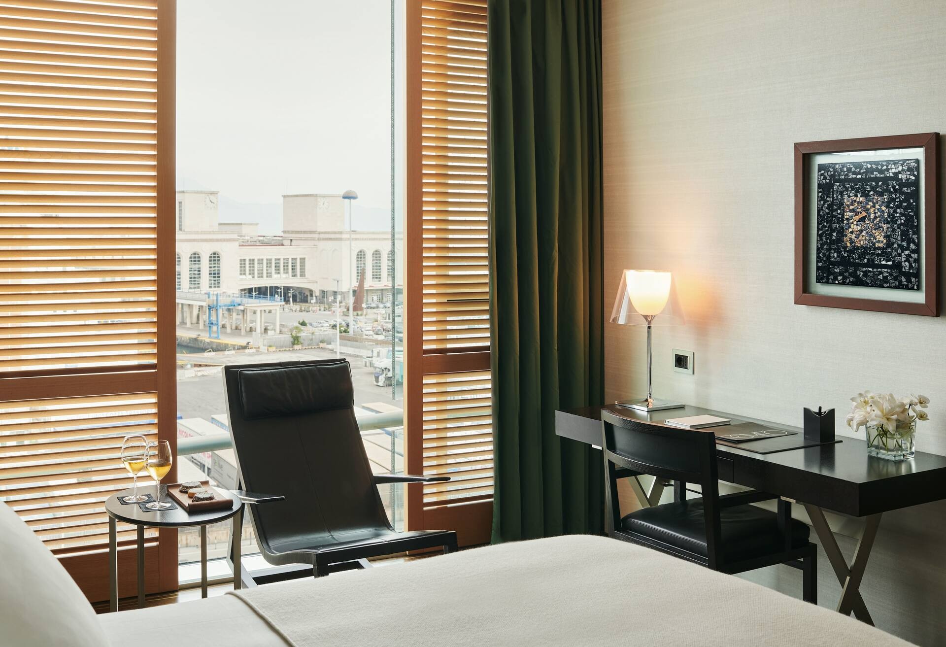 Junior Corner Suite