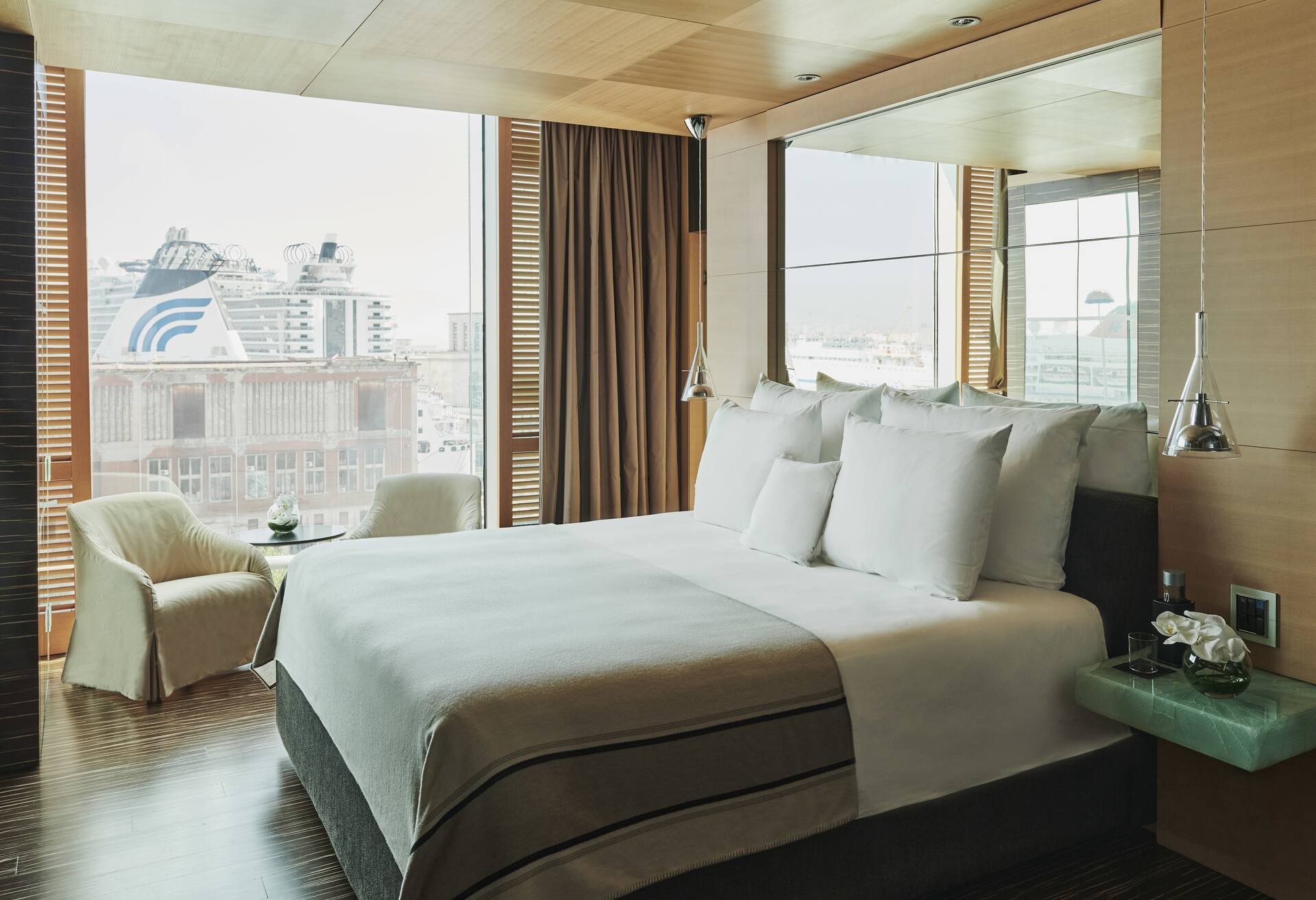Deluxe Suite Harbour View