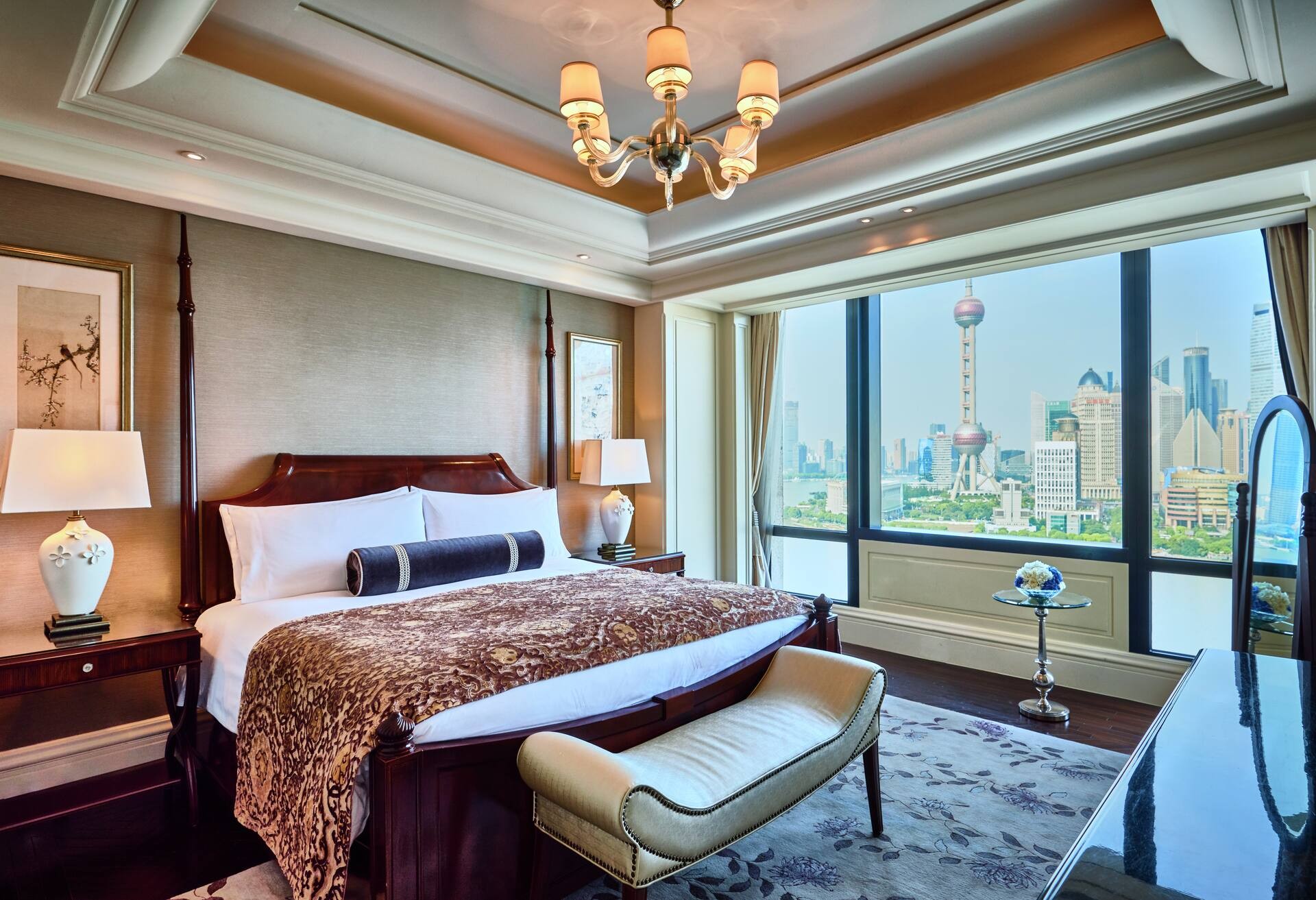 Noble Suite