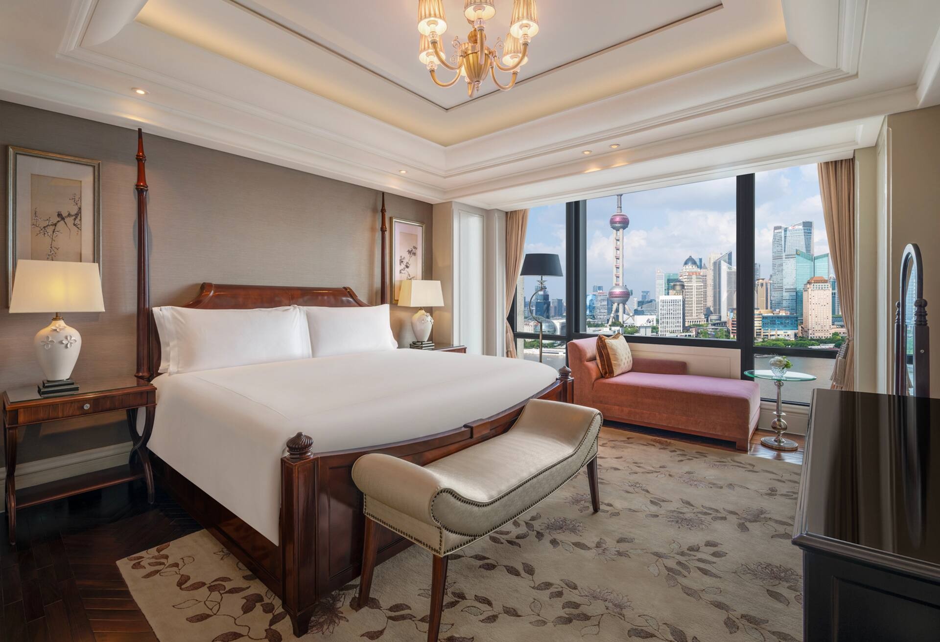 Noble Suite