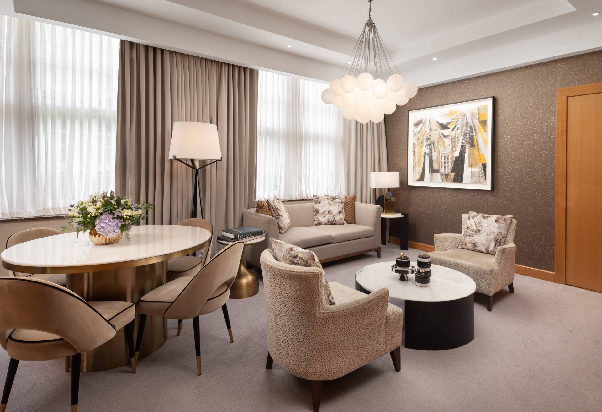 One Bedroom Suite with Lounge Access