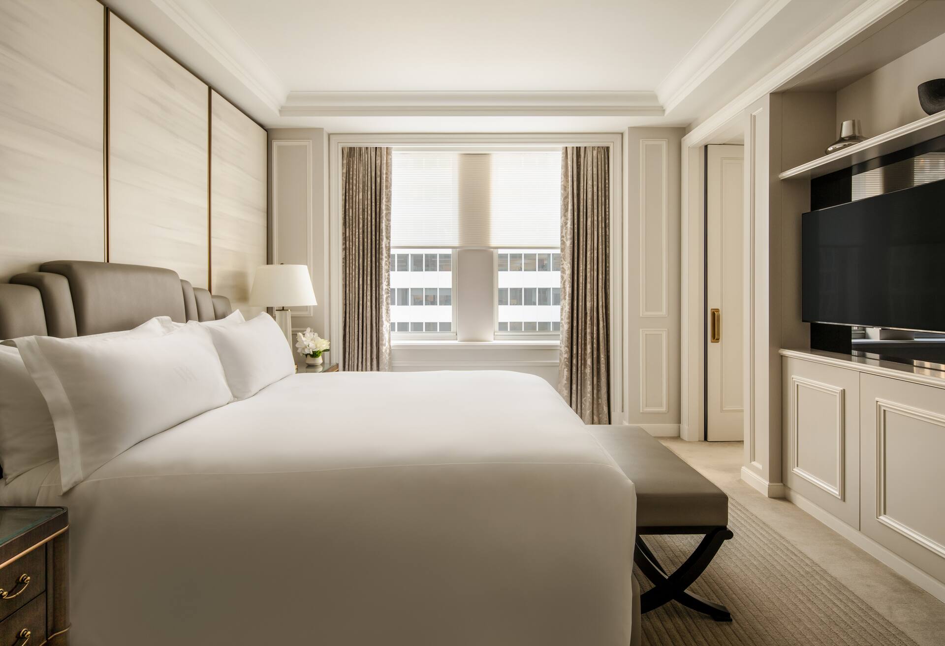 Two Bedroom Suite 1 King Connect to 2 Doubles