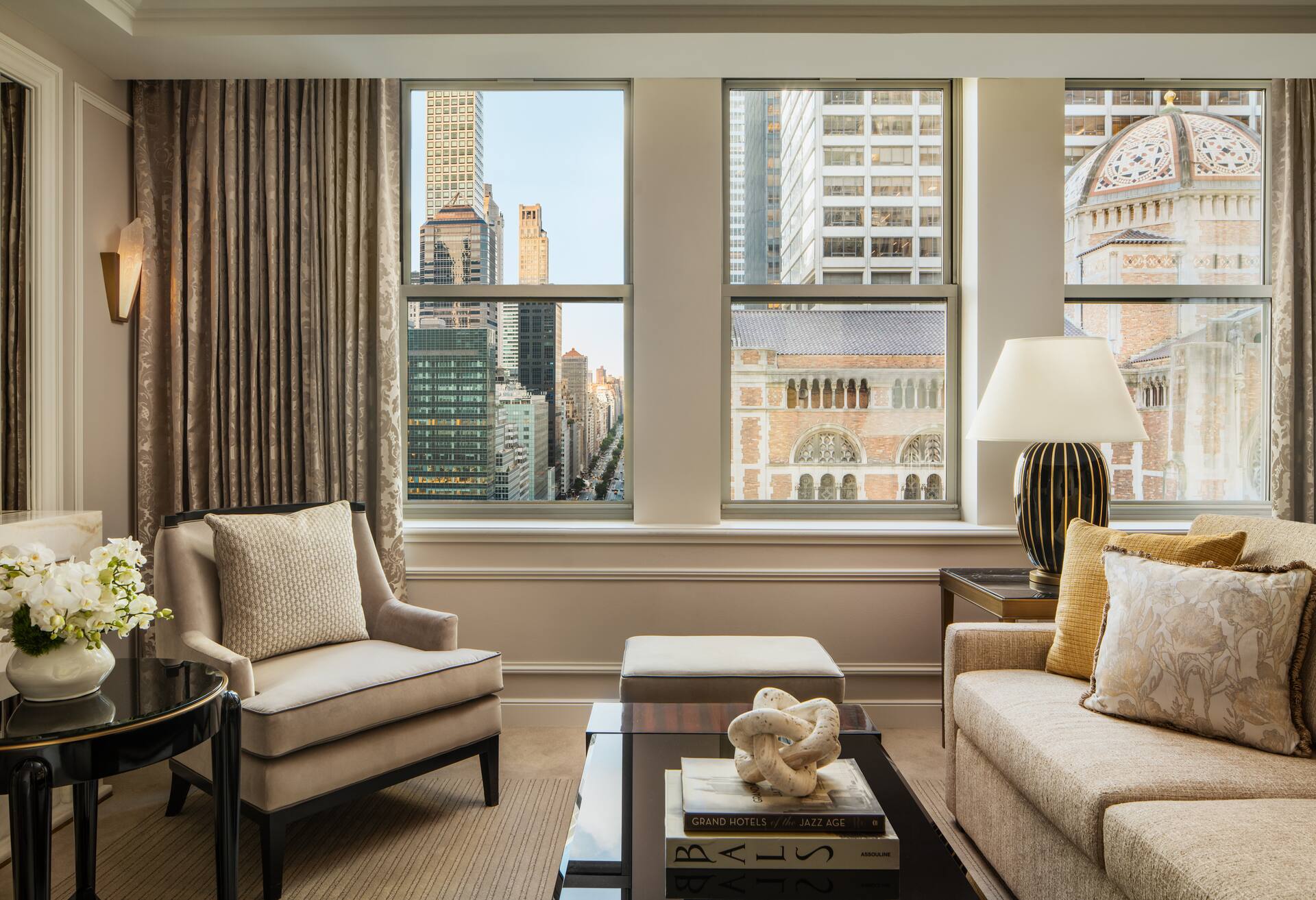 Park Avenue Premier Suite Mobility Access Tub