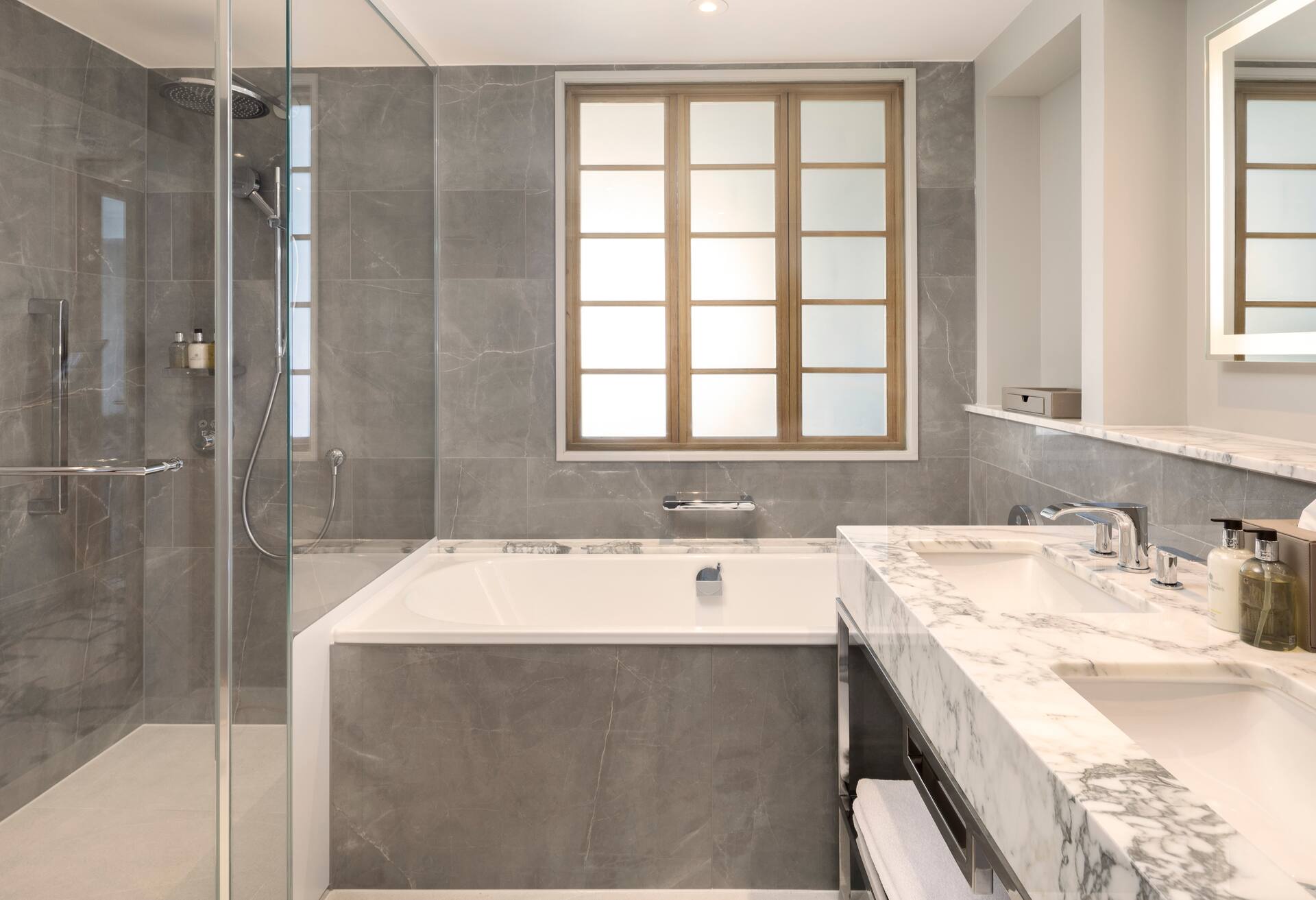 Executive Park Lane Suite