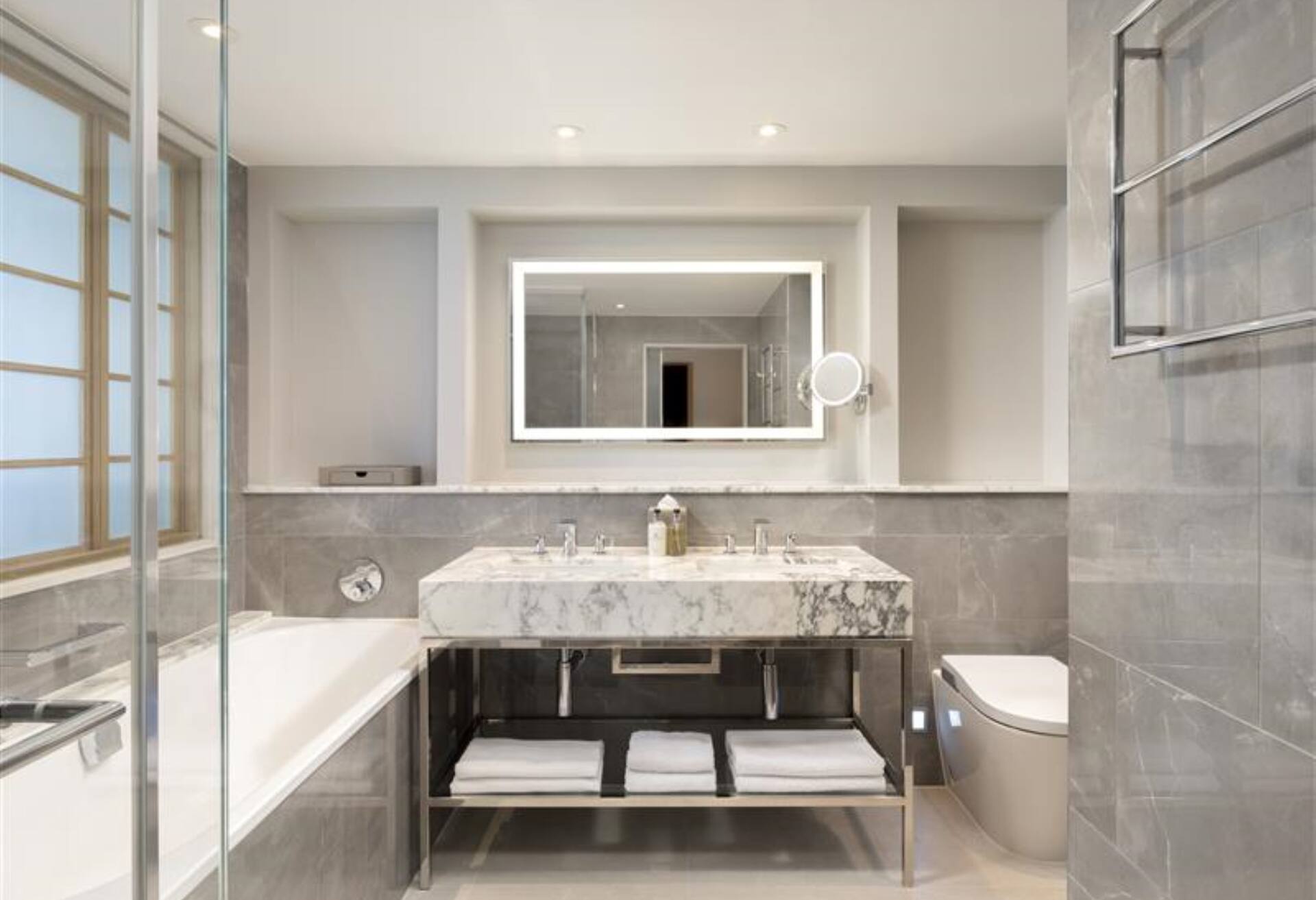 Executive Park Lane Suite