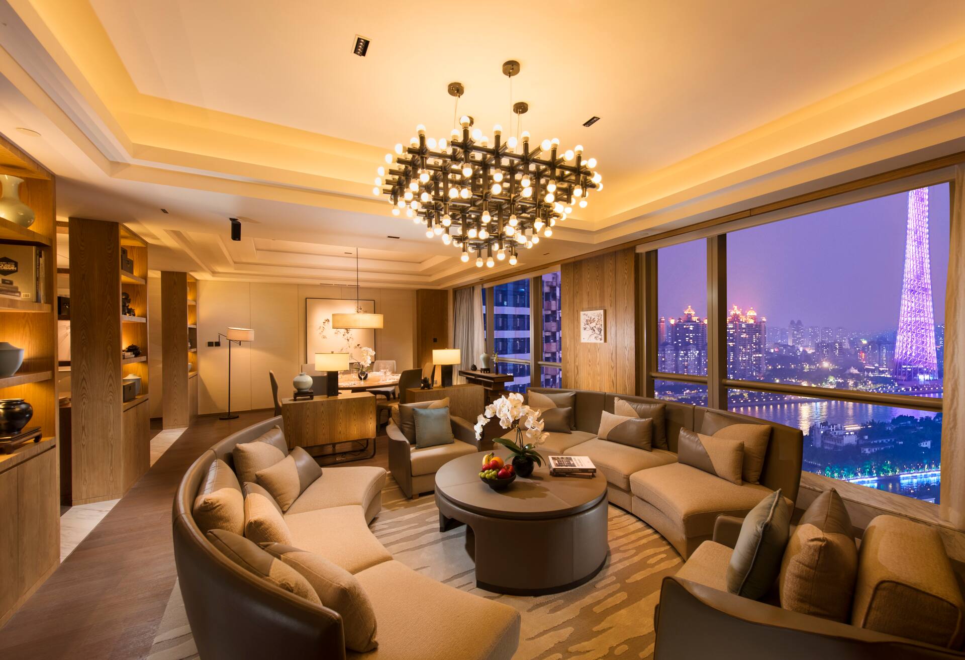 King Premier Suite Canton Tower River View