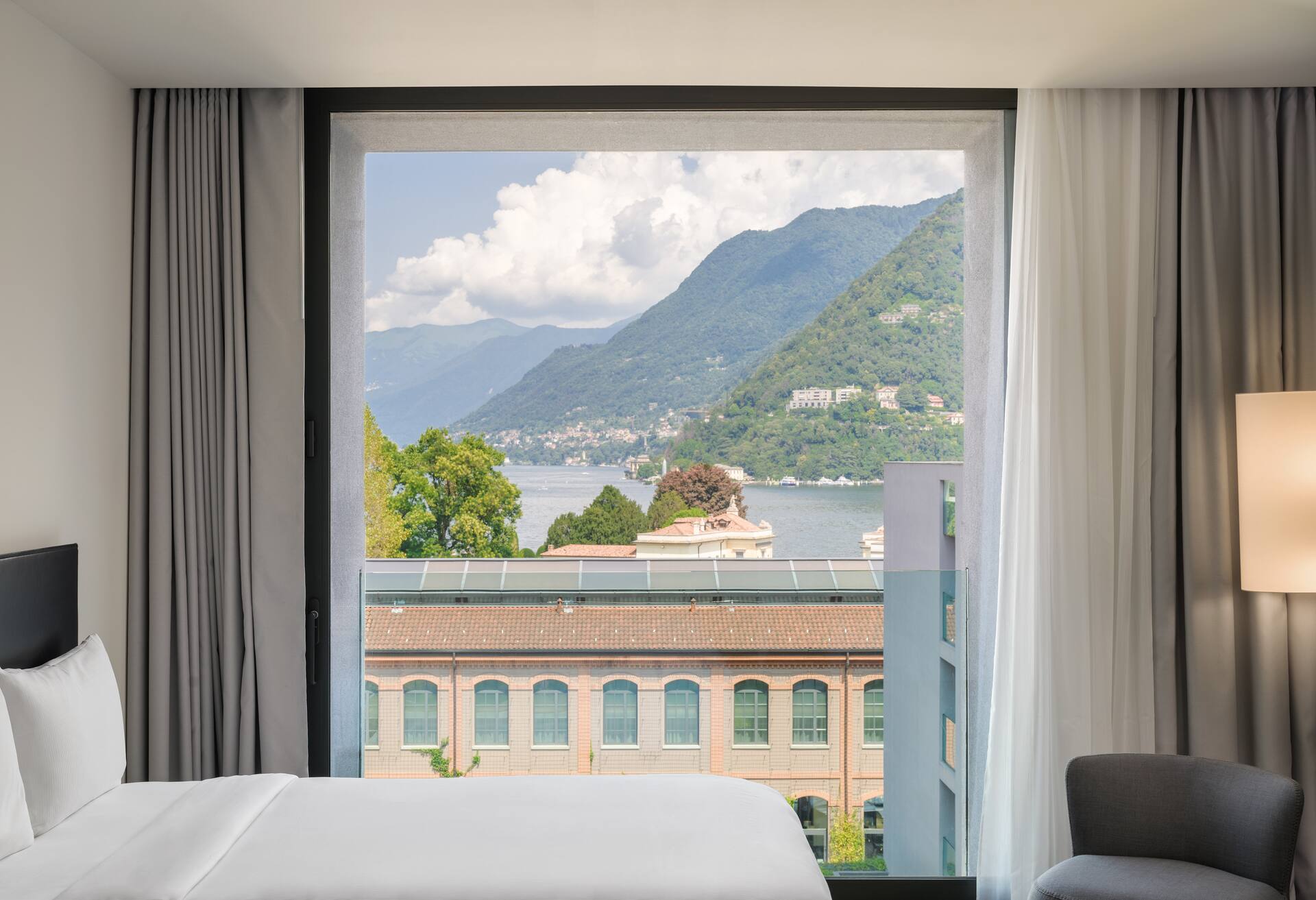 Twin Premium Room with Lake View