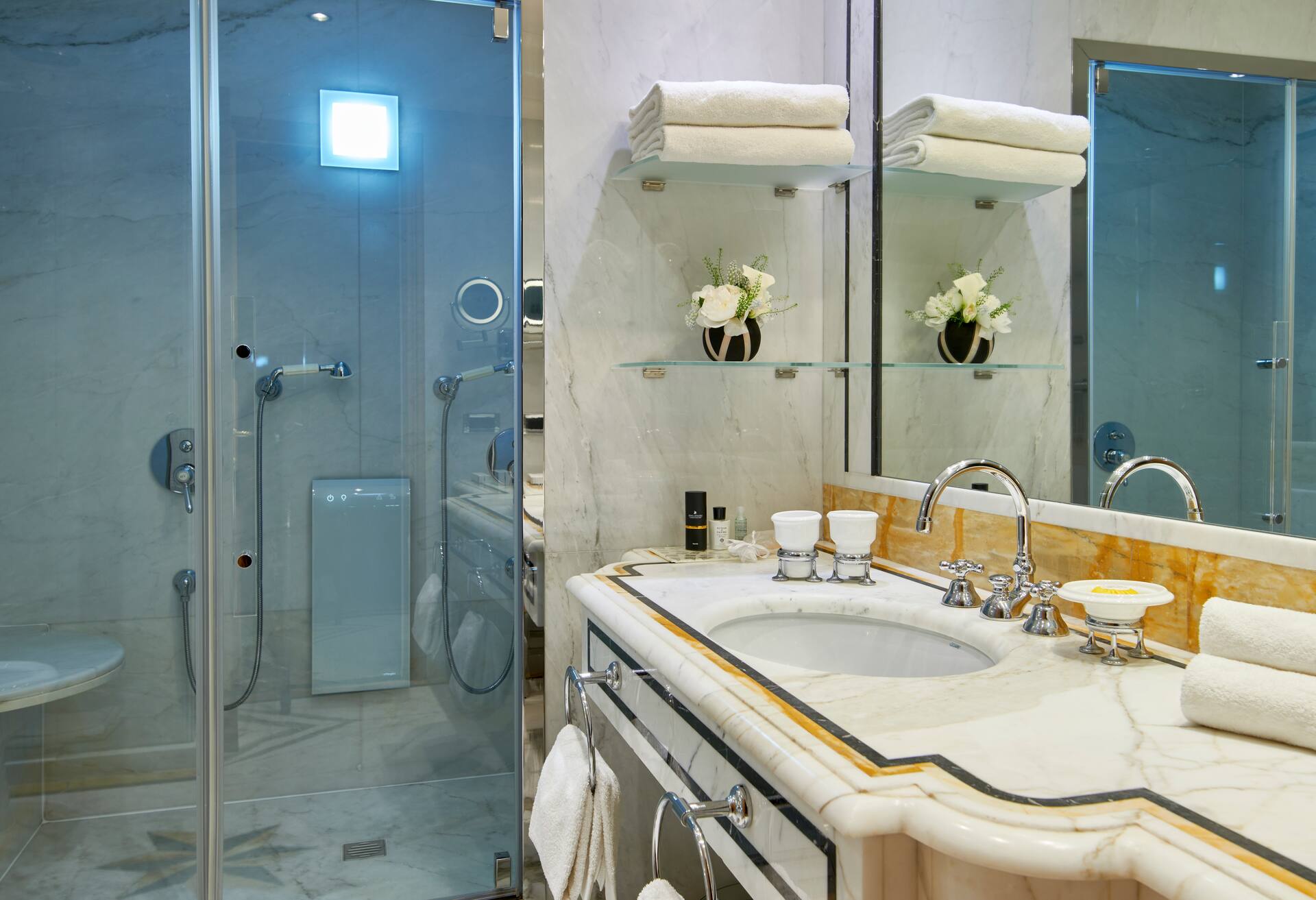 Superior Suite with Park and Pool View