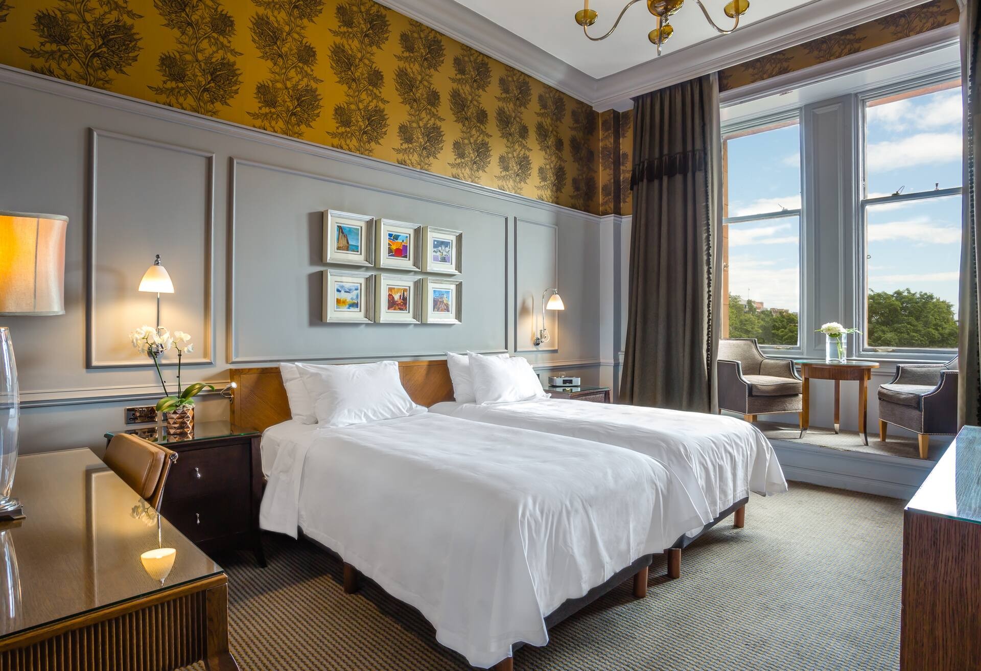 Twin Premier Room with Castle View