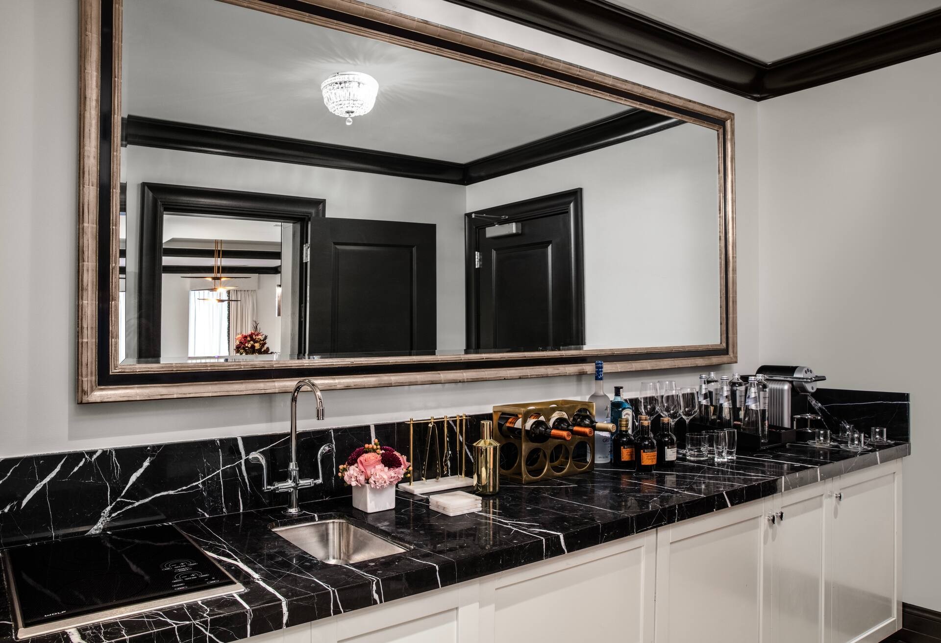 One Bdrm Terr Suite W/ Fireplace Acc Ri Shwr thumbnail 5