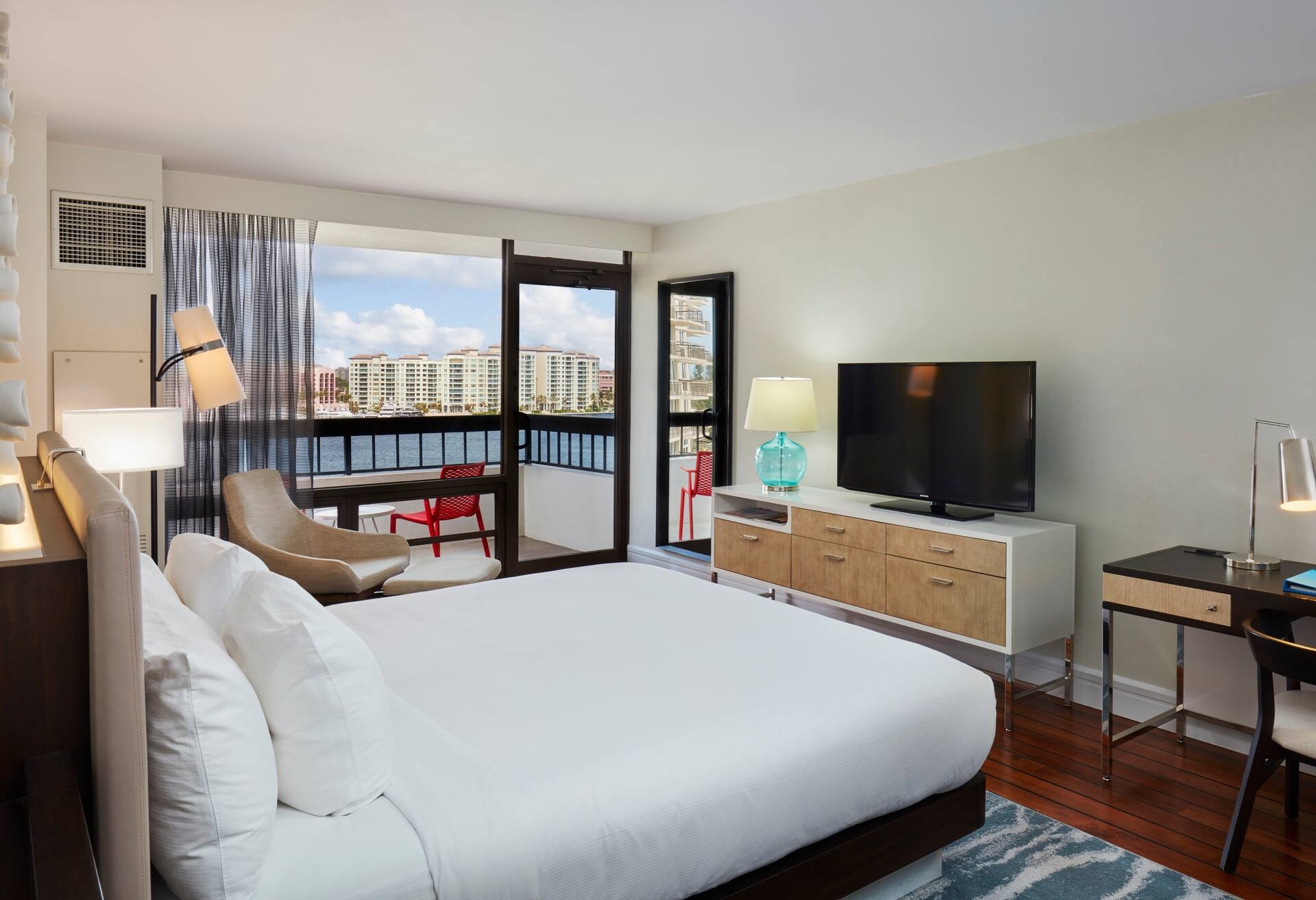 Presidential Suite- 1 King Bed- Queen Sofabed