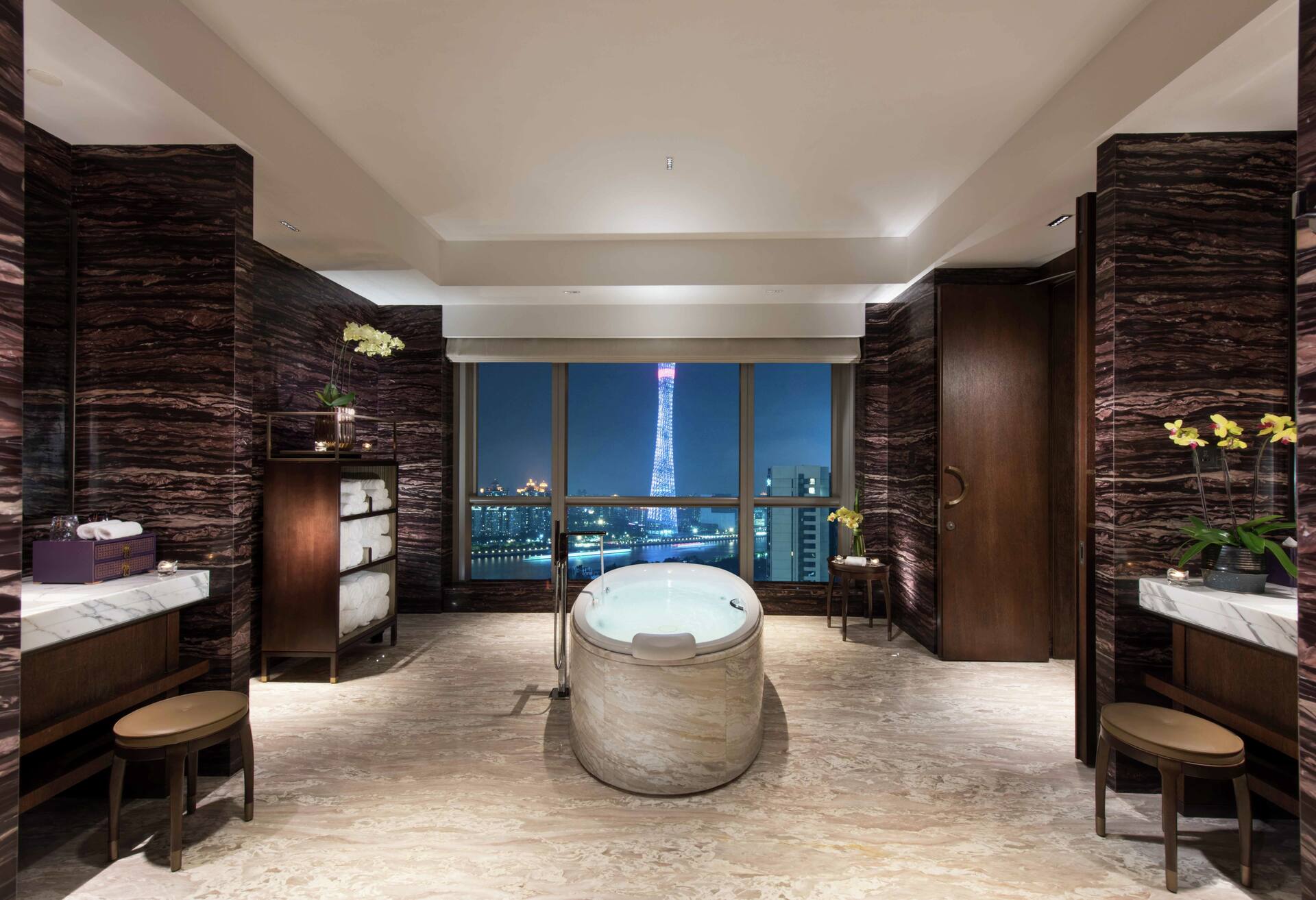 Presidential Suite thumbnail 5