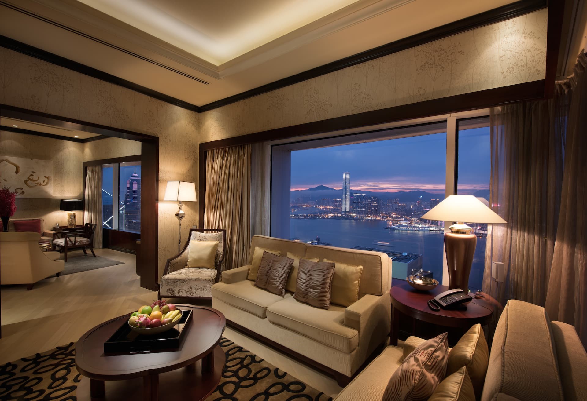 Presidential One Bedroom Suite thumbnail 5
