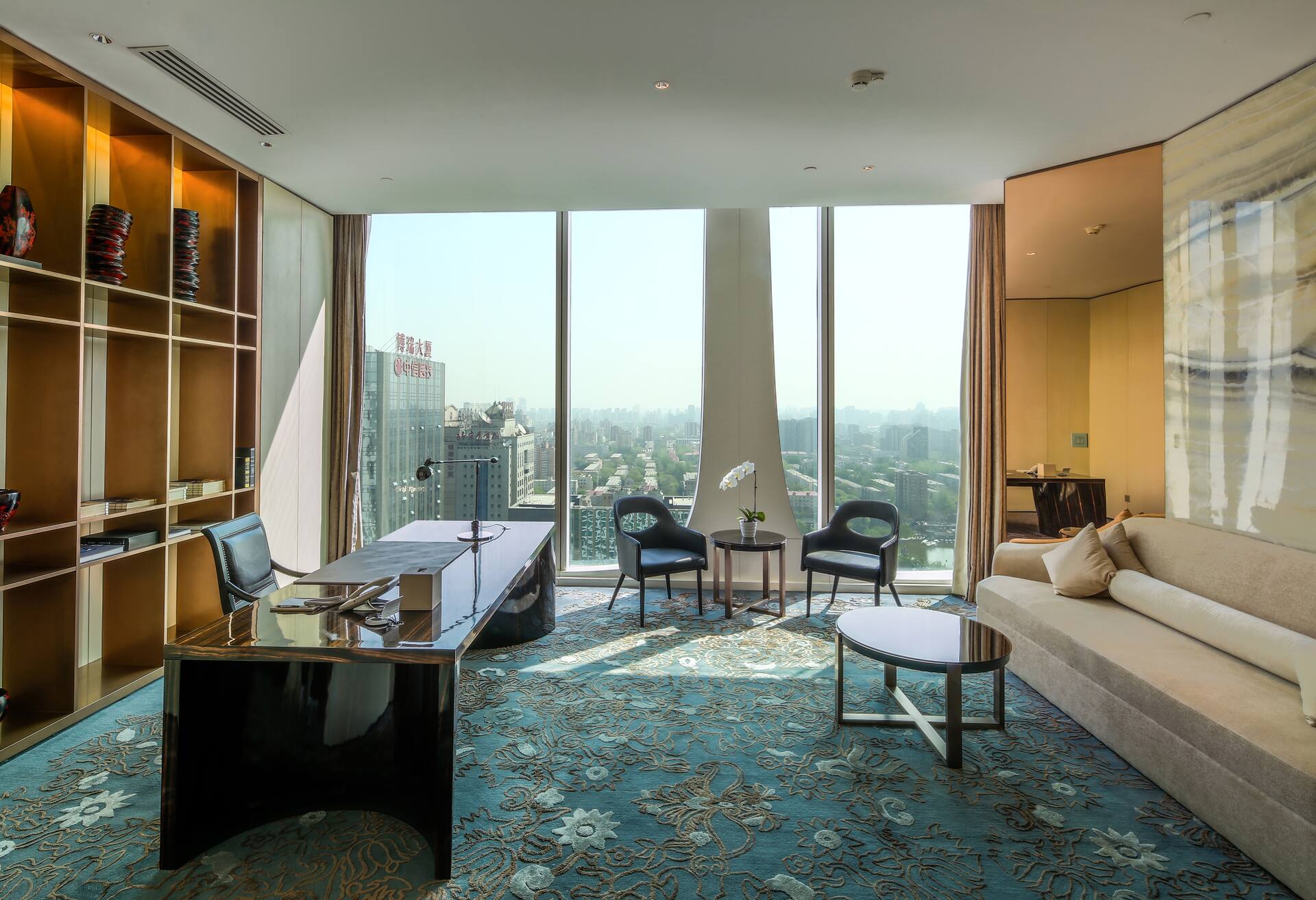 1 King Presidential Suite-exec Lounge Access