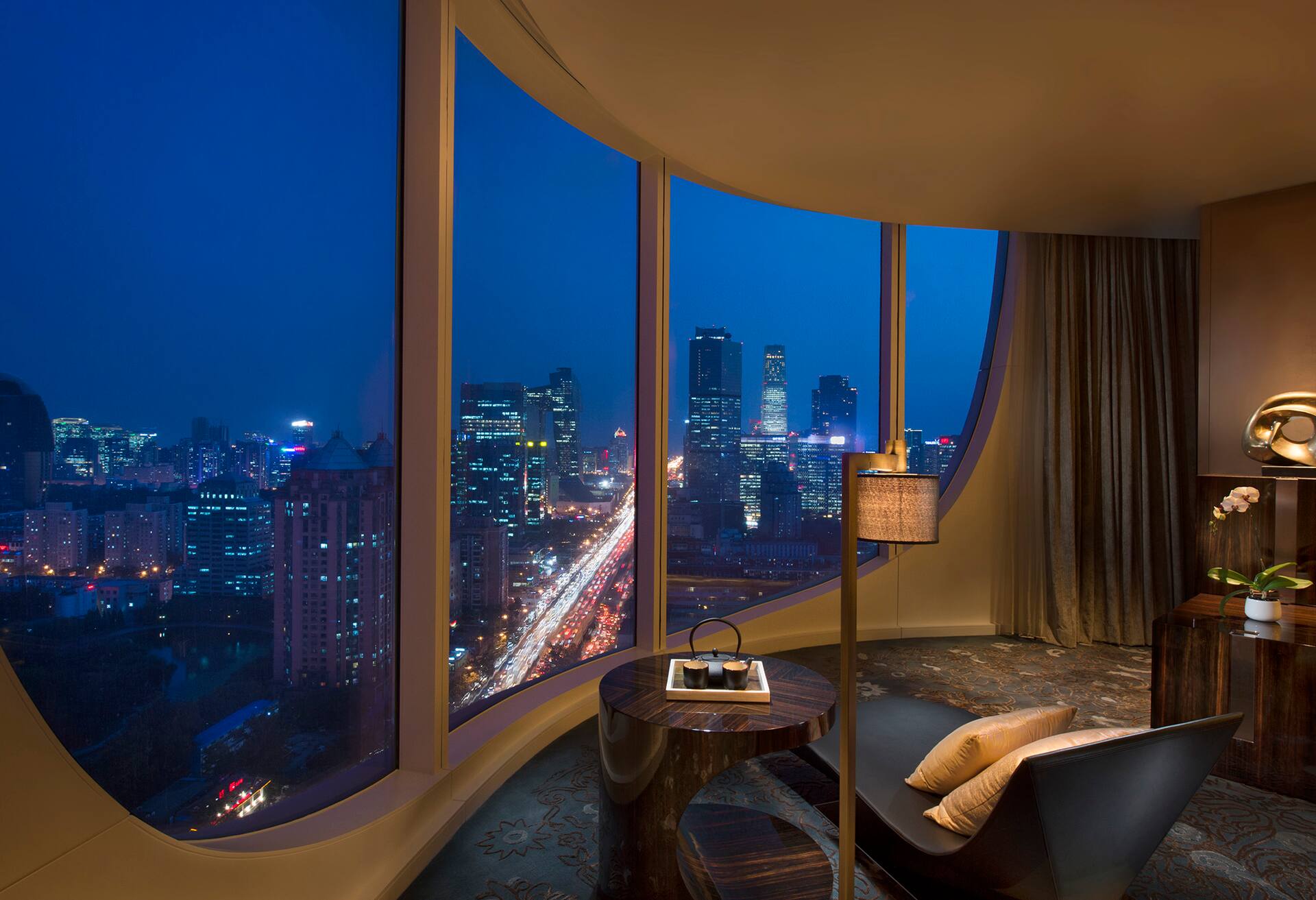 1 King Presidential Suite-exec Lounge Access thumbnail 5