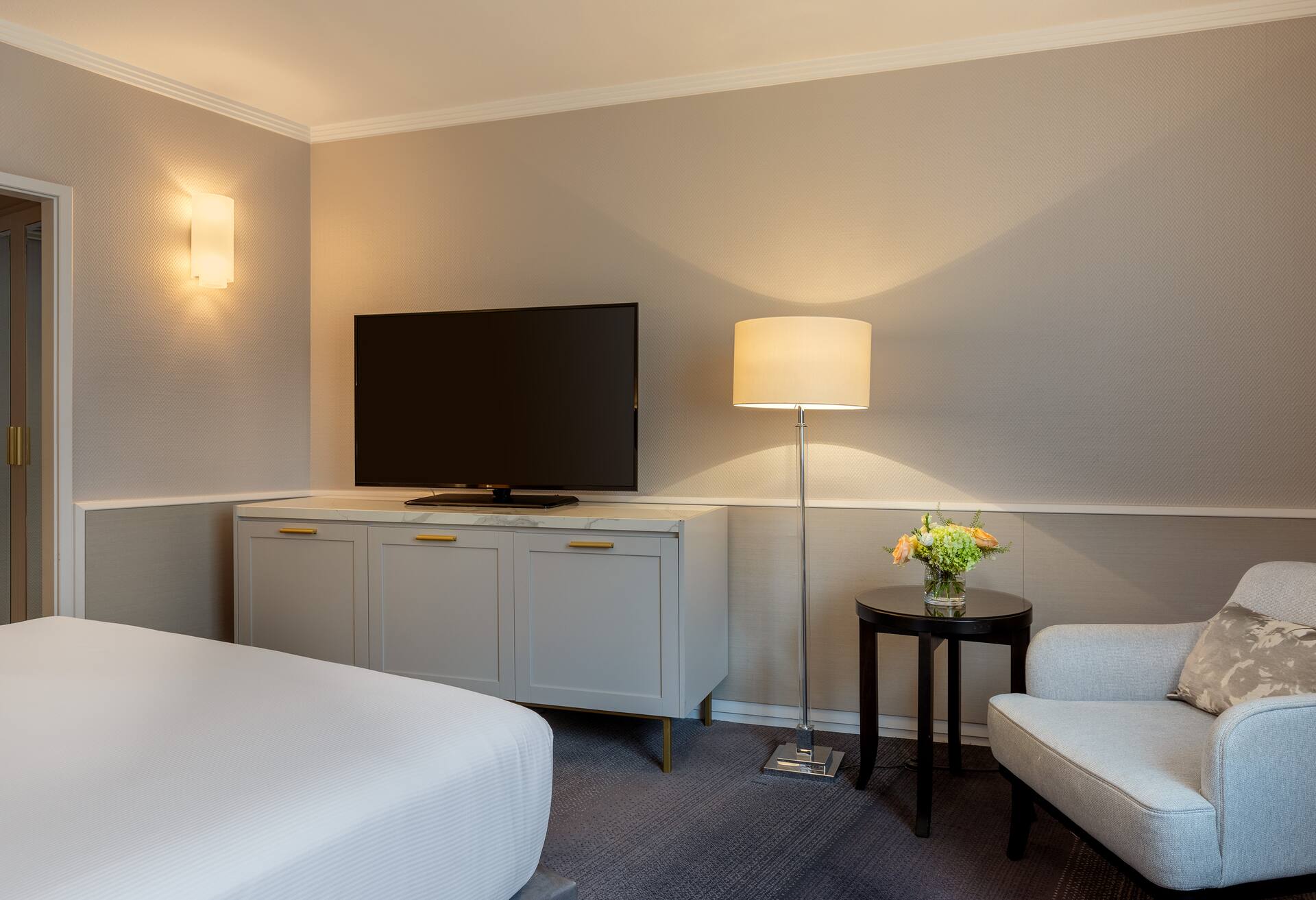 King Executive Room thumbnail 5