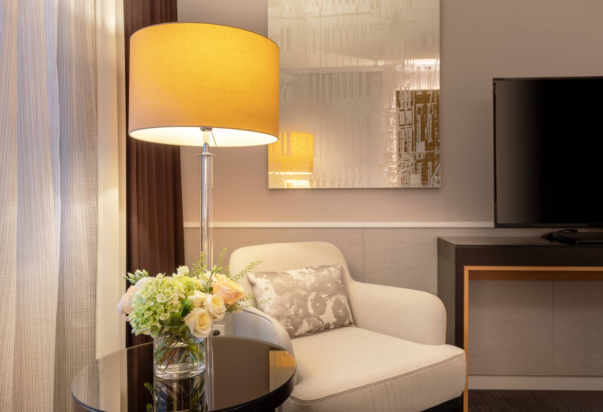 Queen Executive Room thumbnail 5
