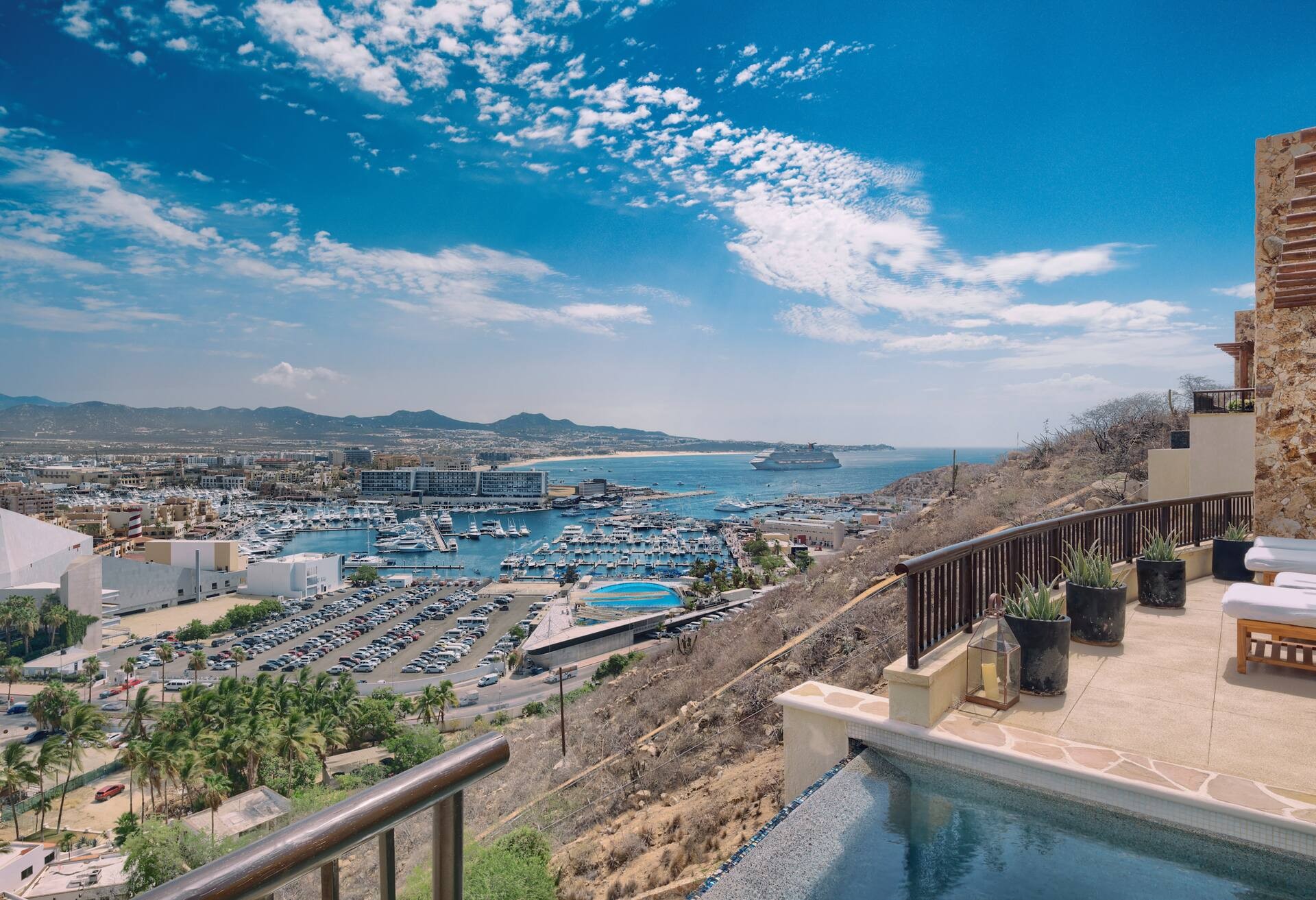 4 Bedroom Private Home Panoramic Marina View