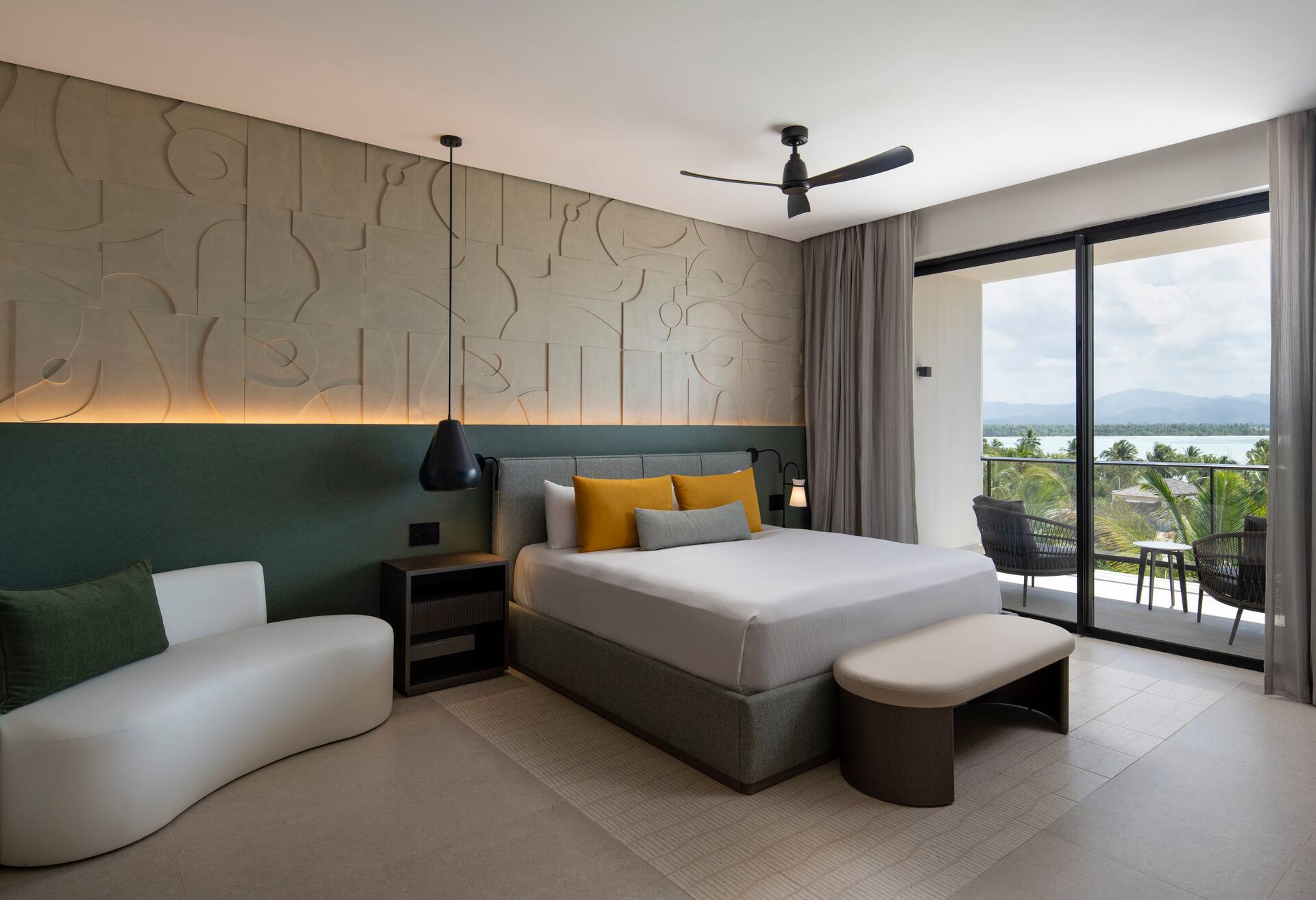 Club Azure 1 Bedroom Suite Tropical - King Bd
