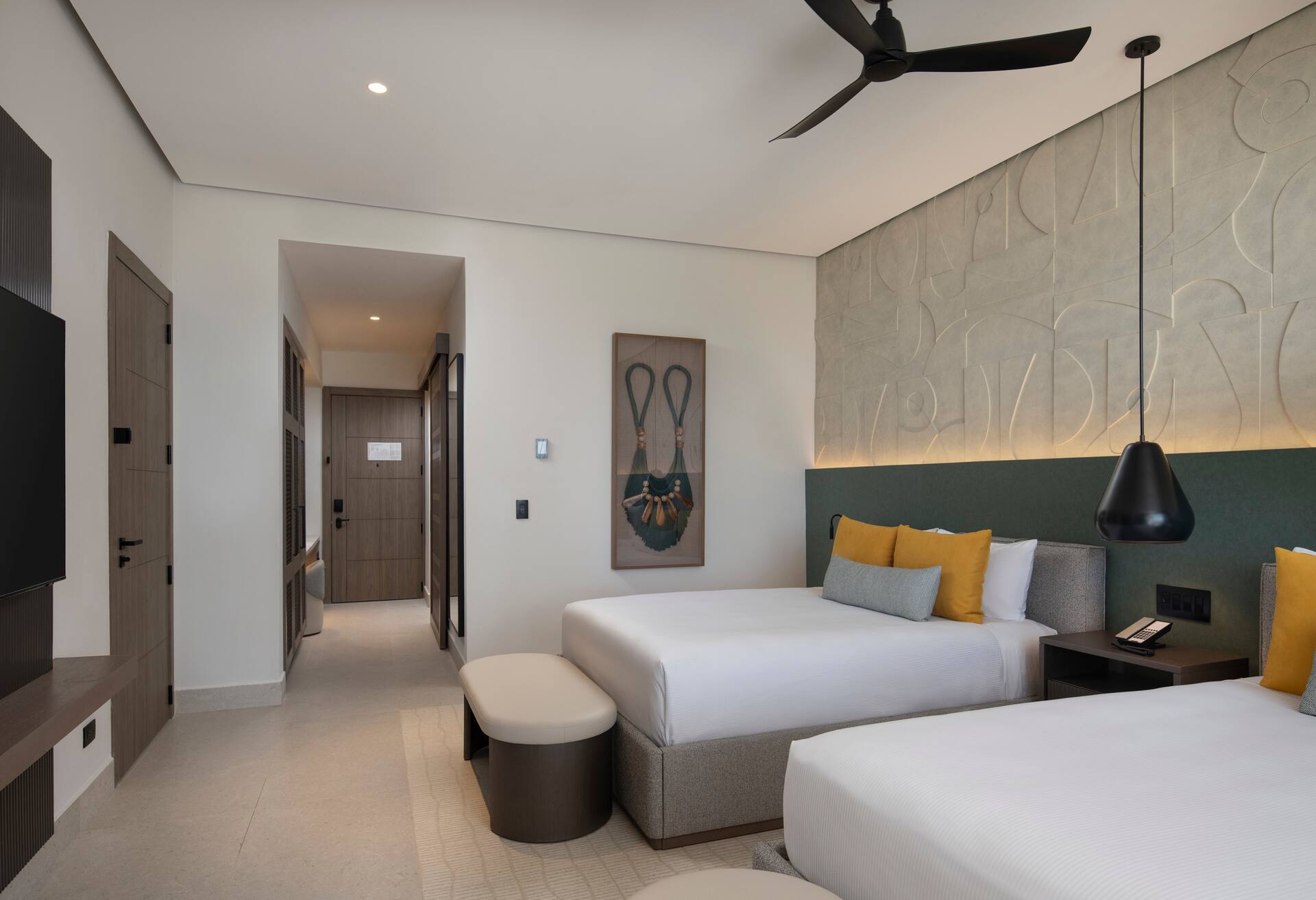 Club Azure Plunge Pool Tropical View Rm- 2 Qn