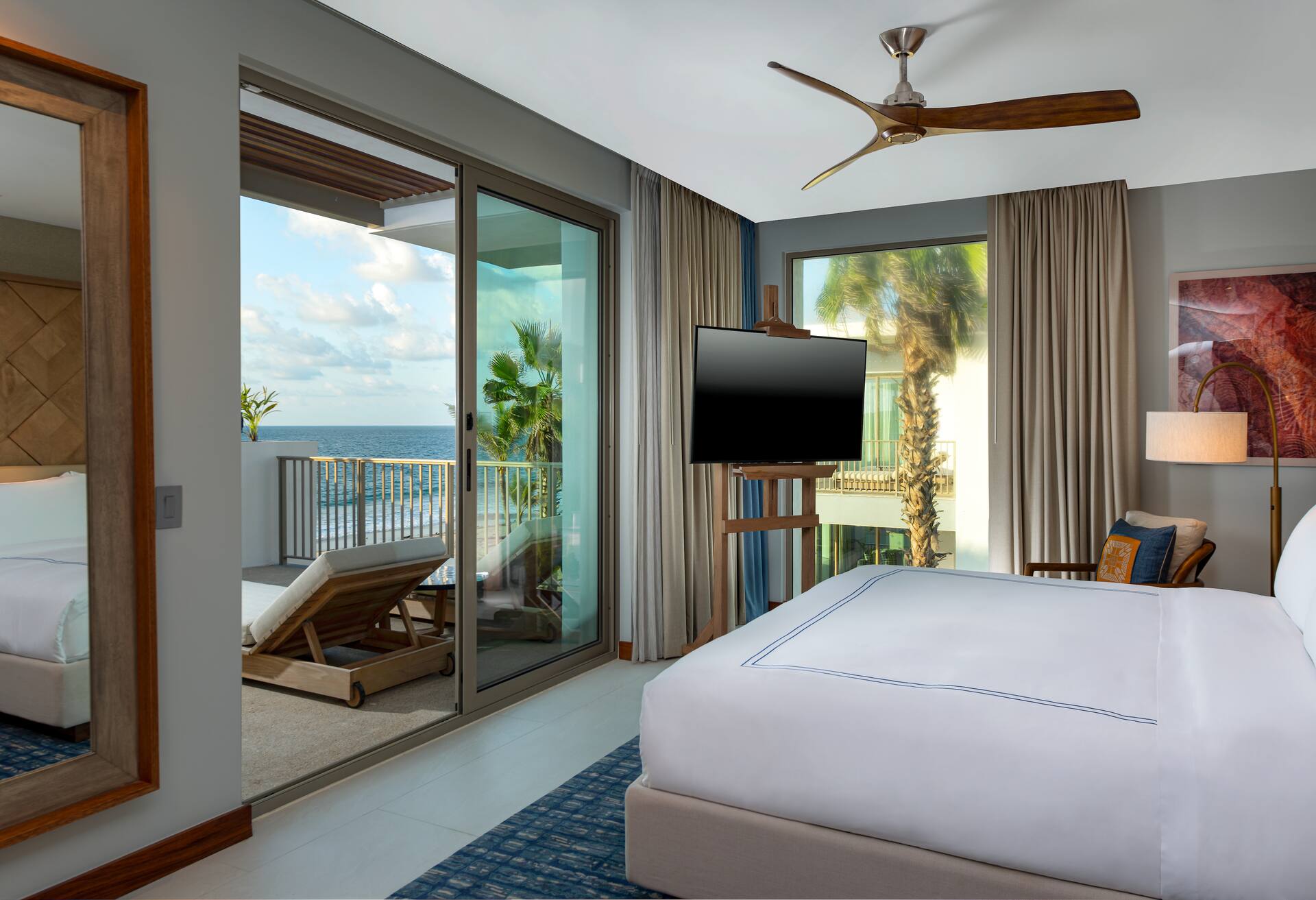Beachfront Signature Suite Plunge Pool King