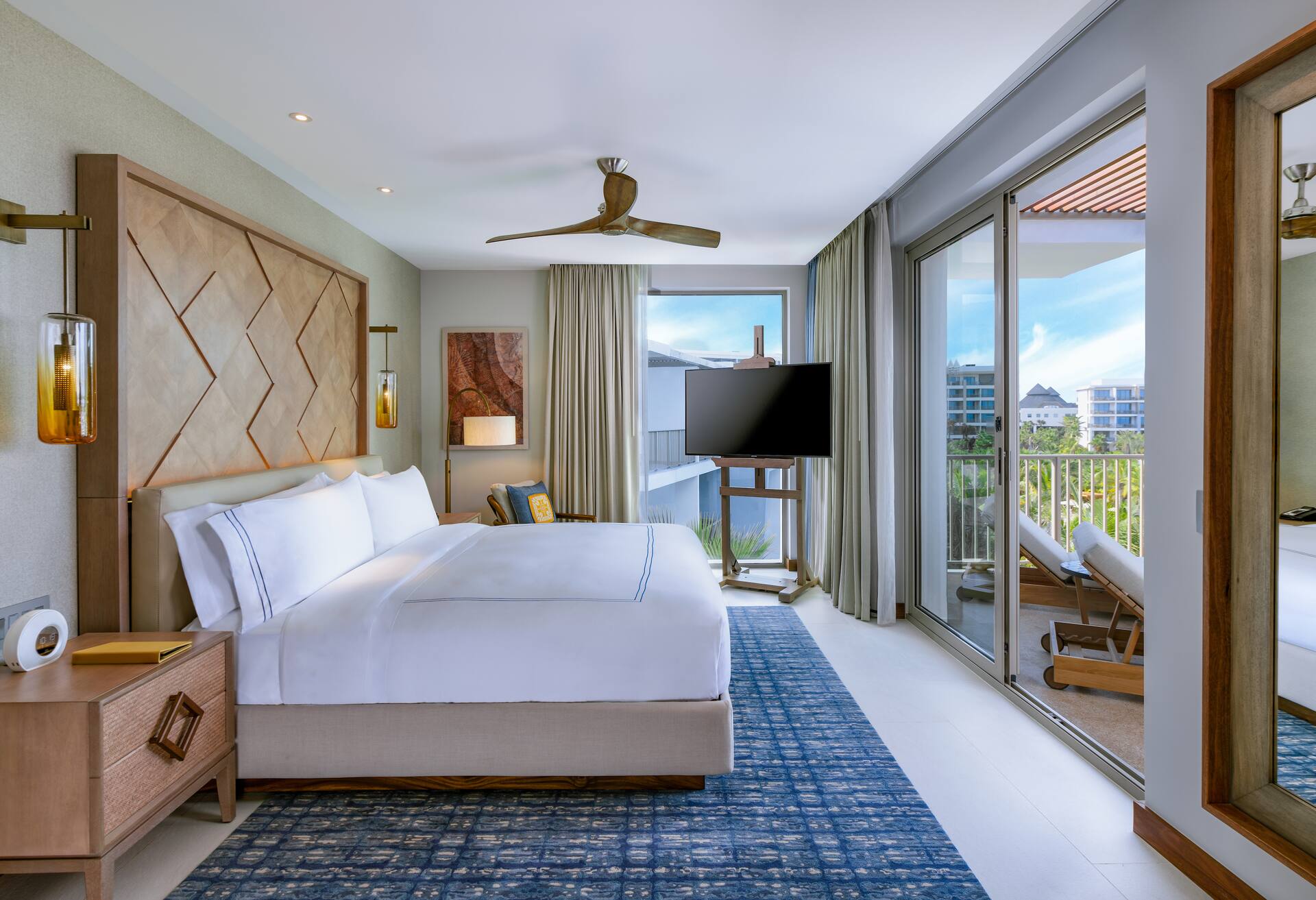 Ocean View Signature Suite Plunge Pool King