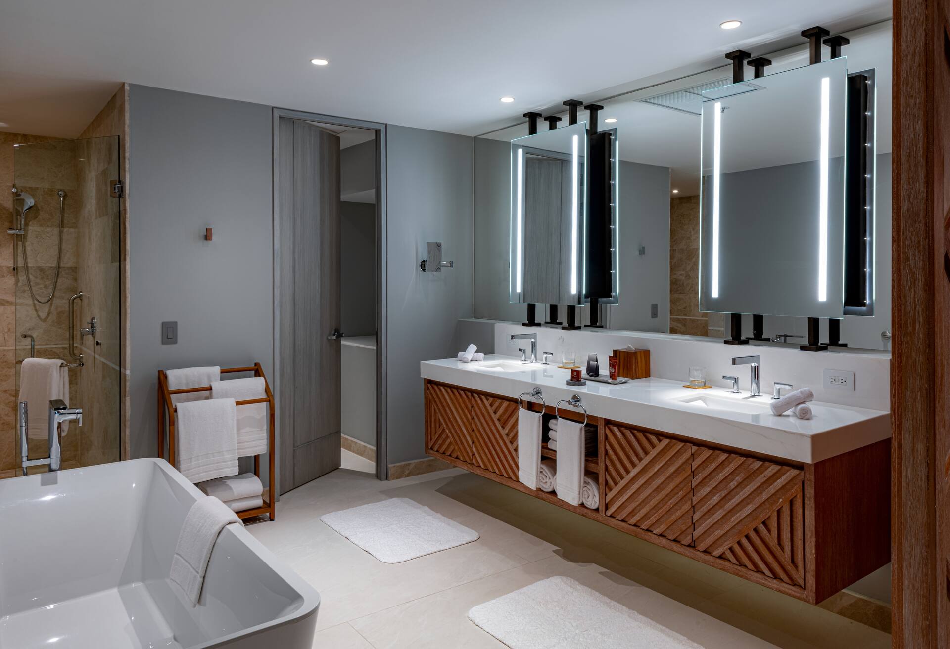 Partial Ocean View Superior Suite King