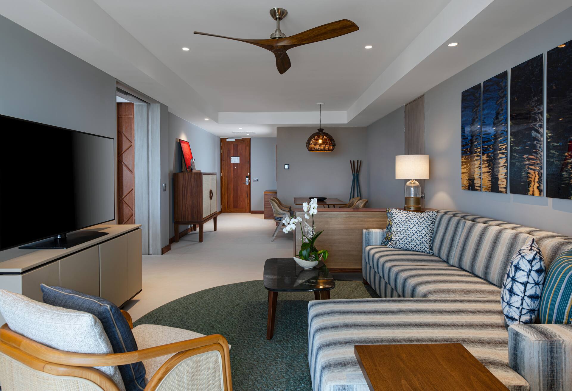 Partial Ocean View Superior Suite King