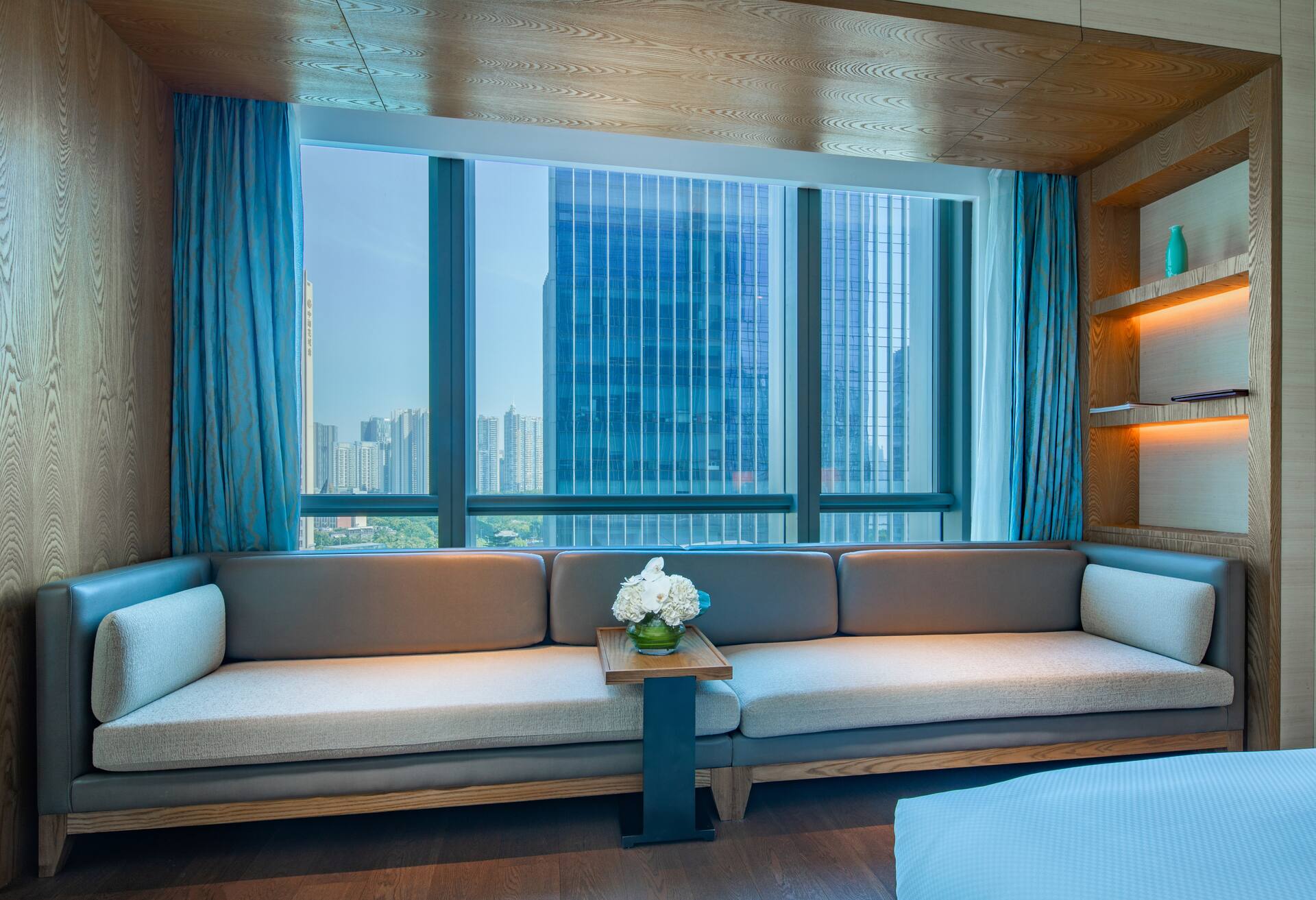 Deluxe Family Room