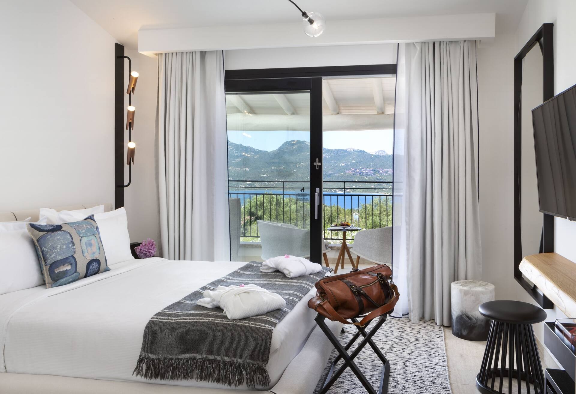 Queen Deluxe Room with Sea View photo 3