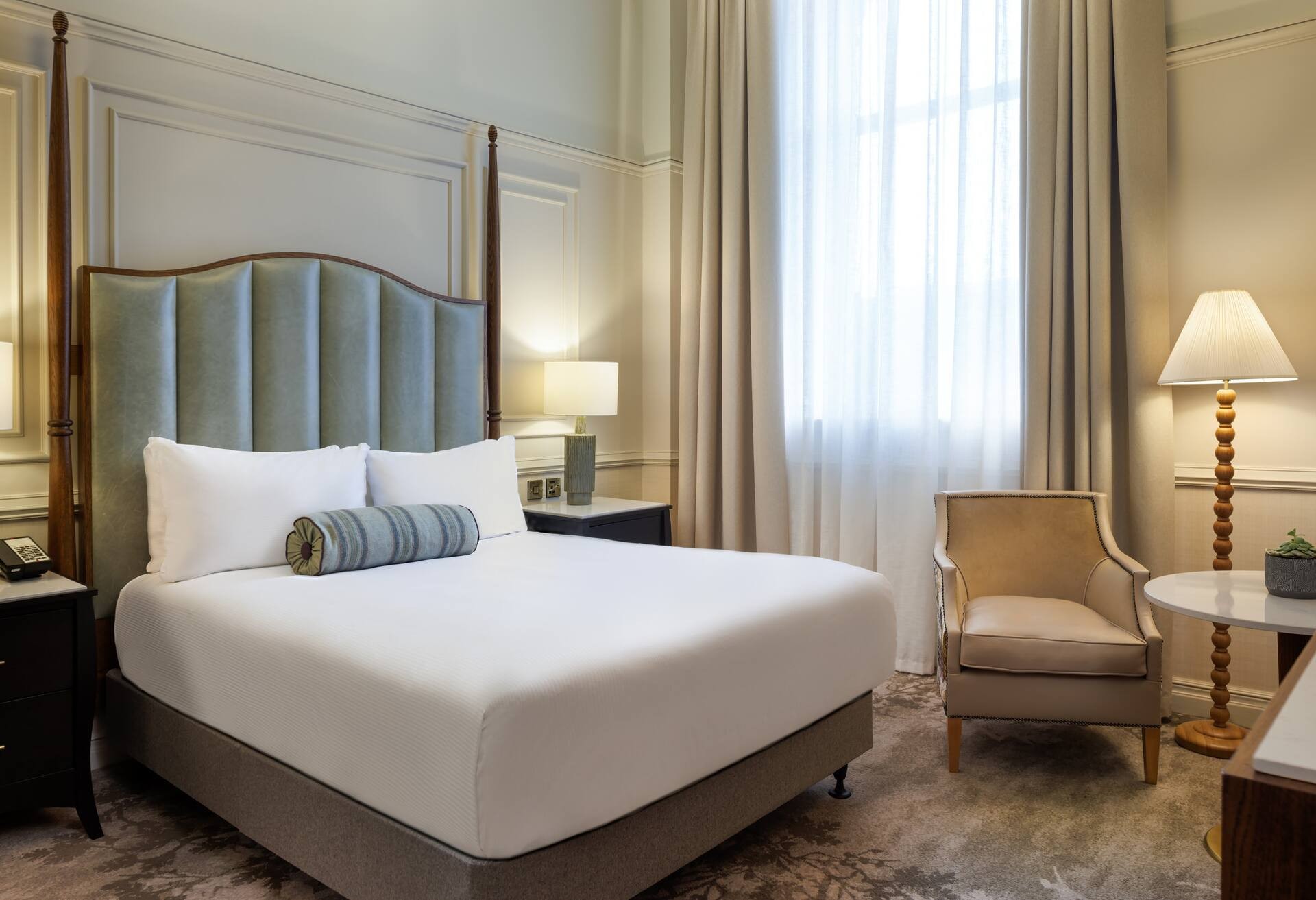 Queen Premier Room