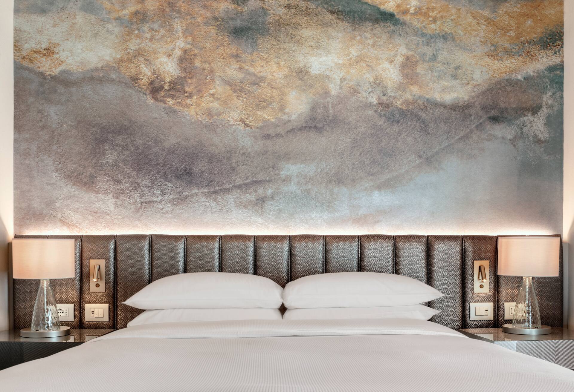 Queen Molino Superior Room