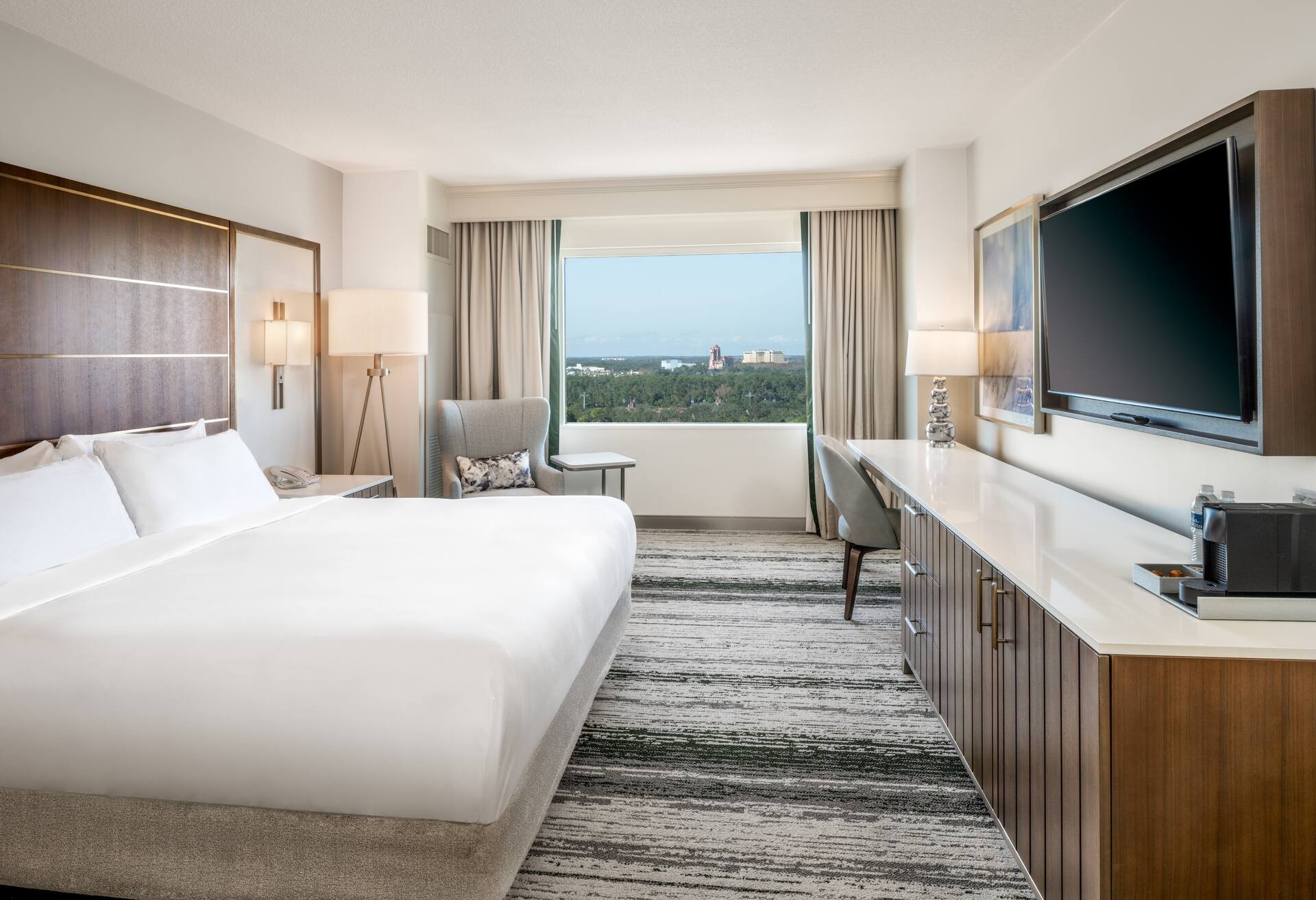 Junior King Suite - High Floor