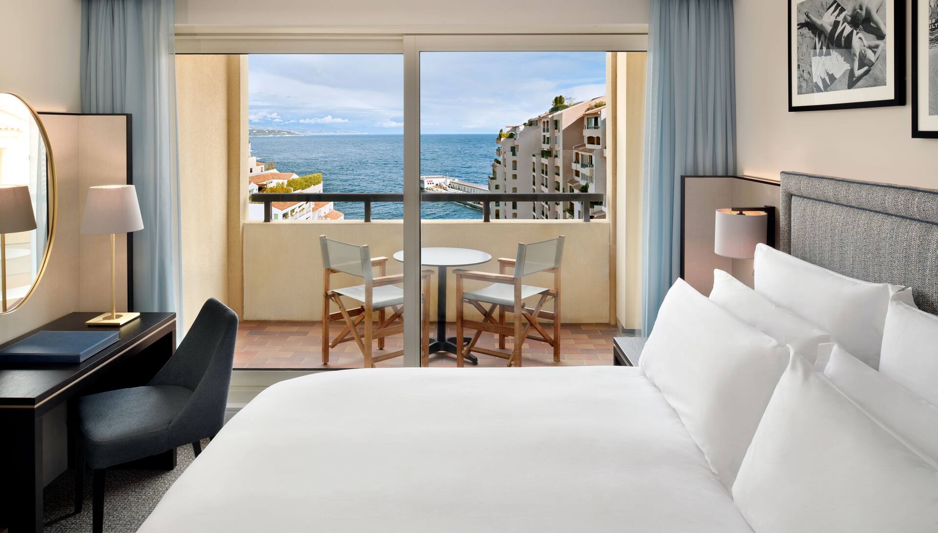 Queen Riviera Deluxe Room