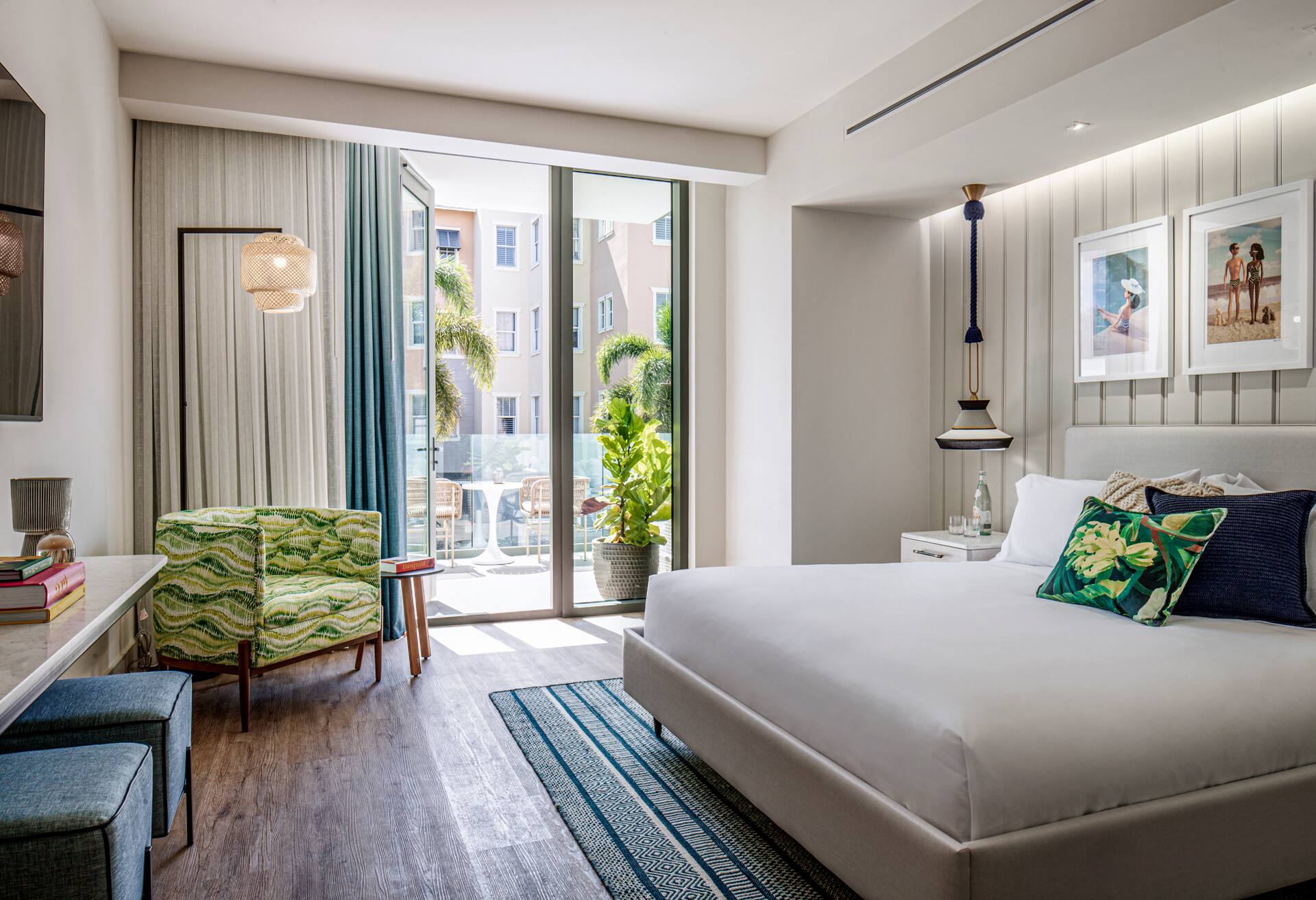 Deluxe 1 King Bed Room with Furnished Balcony