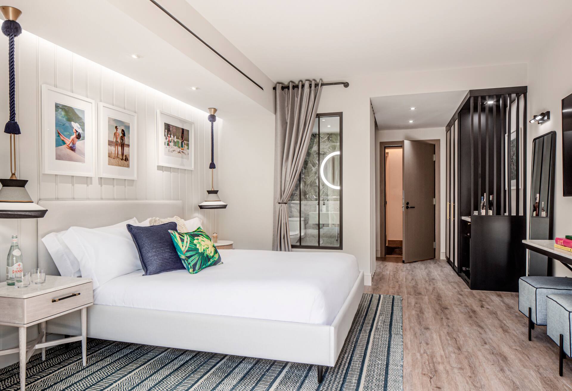 1 King Bed Guestroom