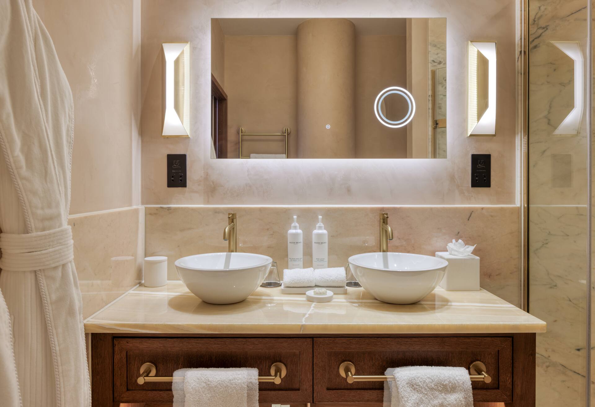Spring Garden Suite photo 2
