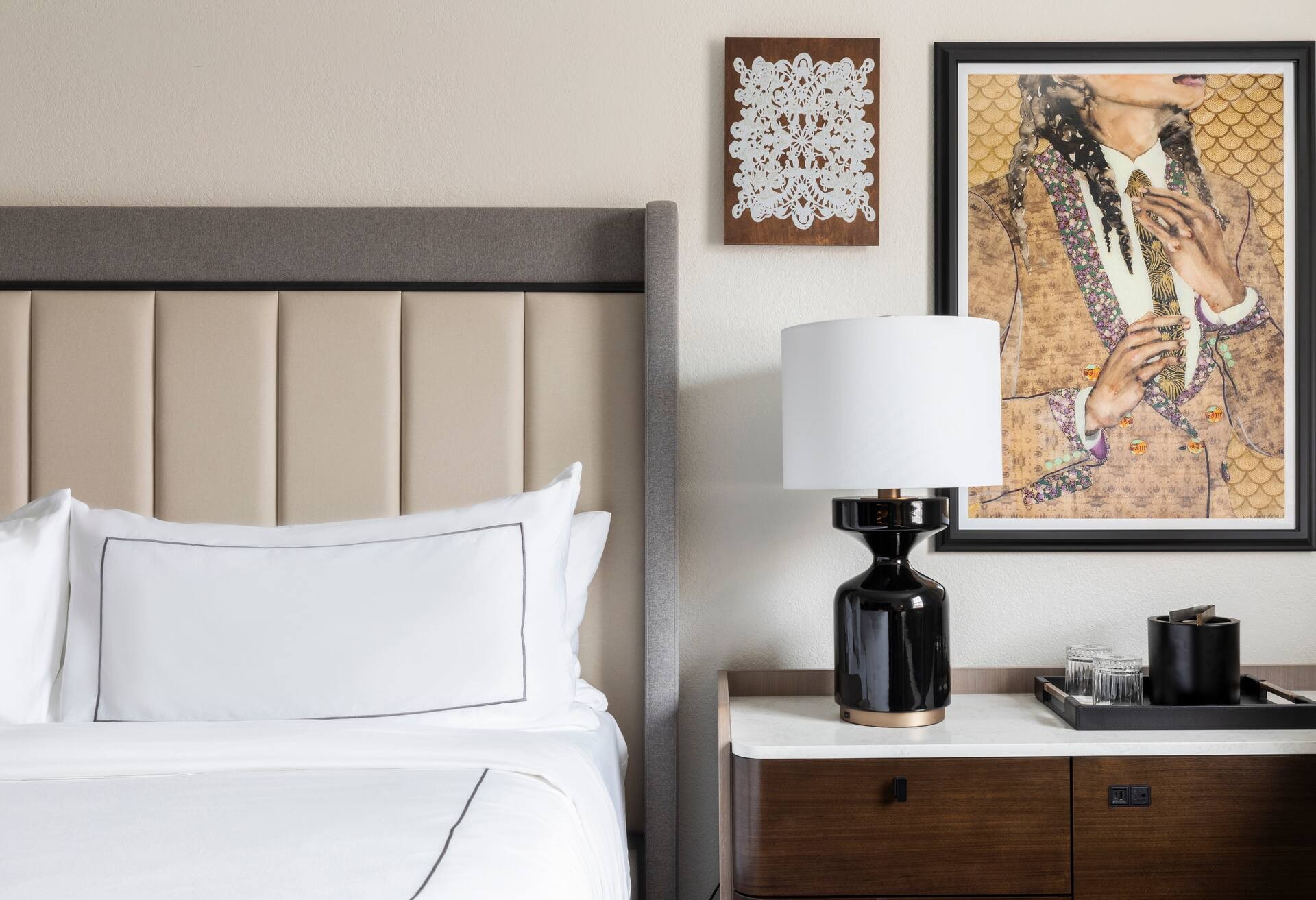 1 King Bed Dlx W/city View photo 3
