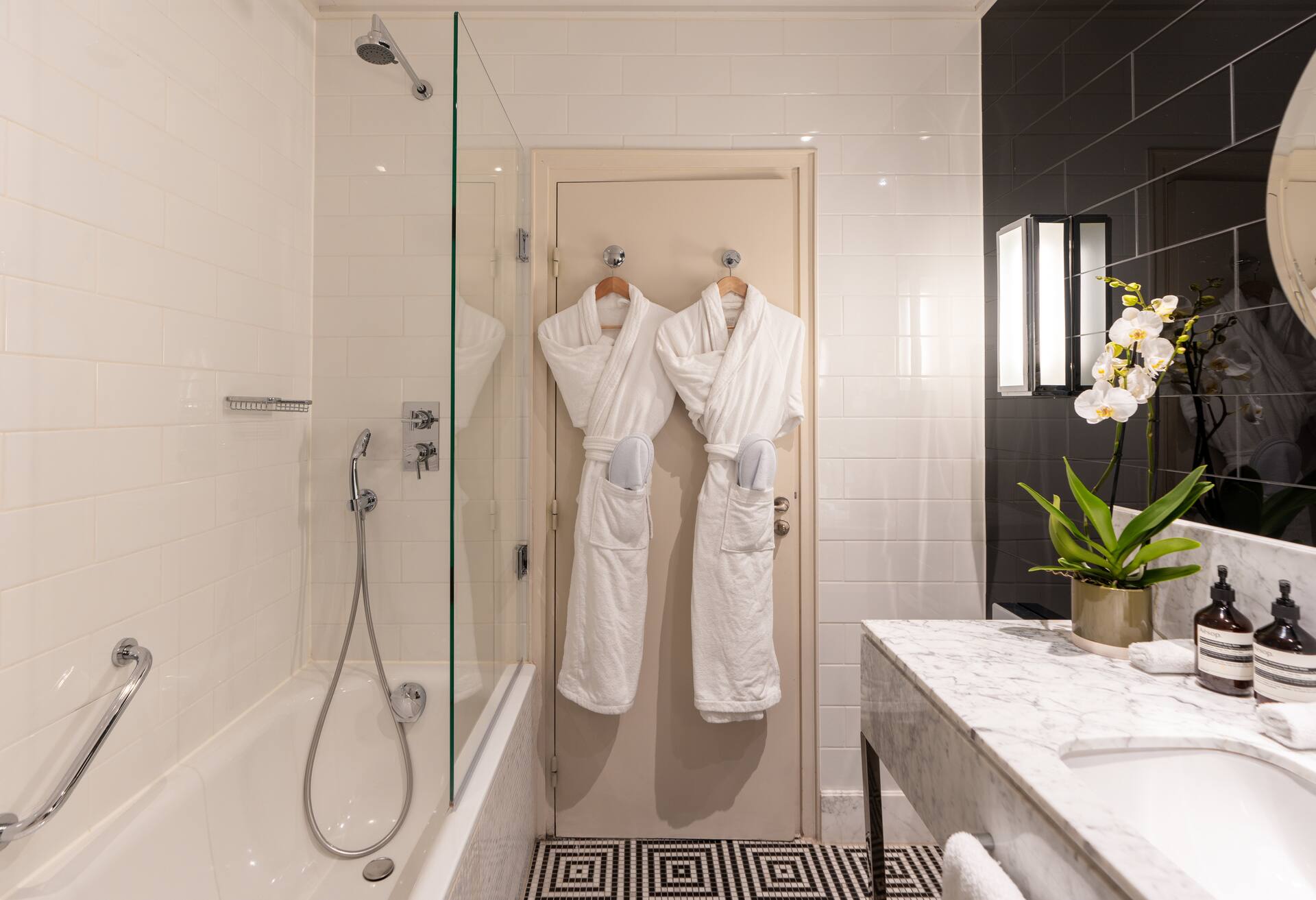 Pavillon 4 Star - King Room
