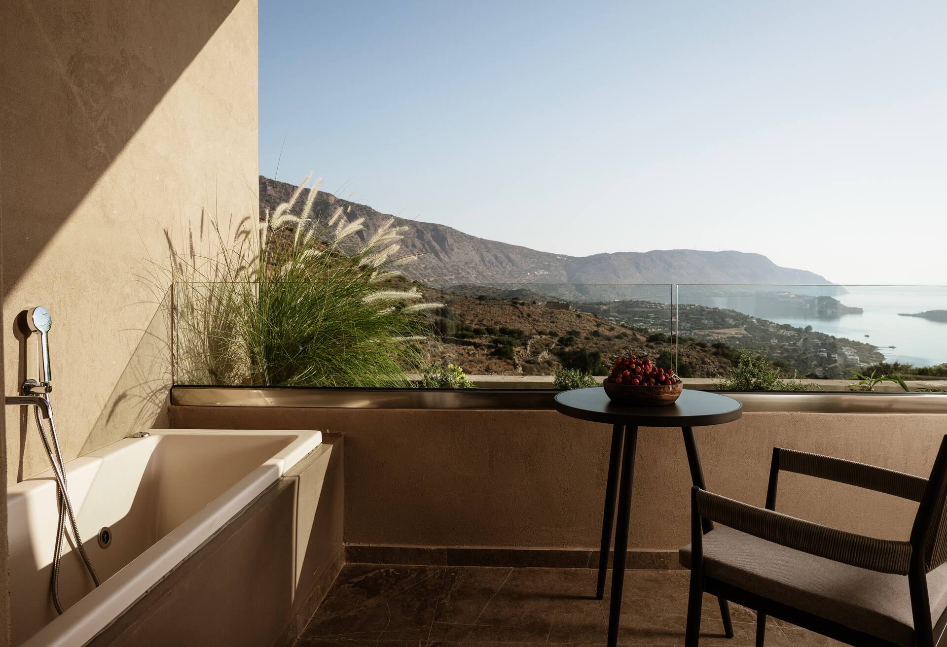 Queen Sapphire Zen Suite with Outdoor Bath