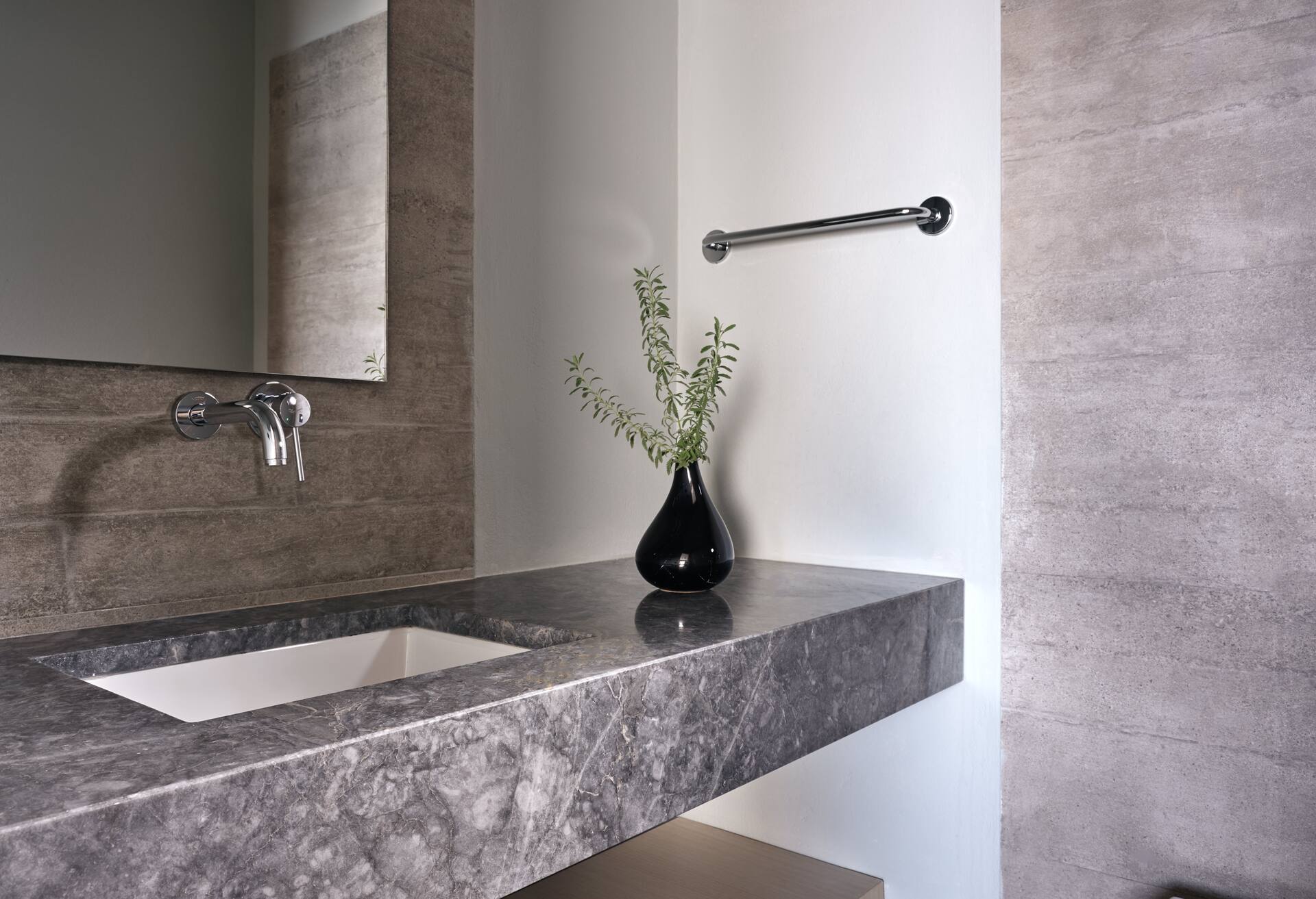 Queen Sapphire Zen Suite with Private Pool thumbnail 6