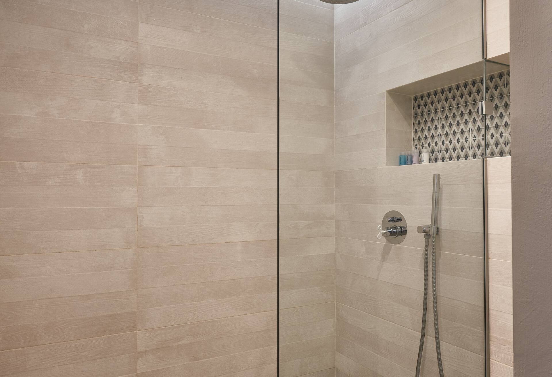 Queen Sapphire Zen Suite with Whirlpool