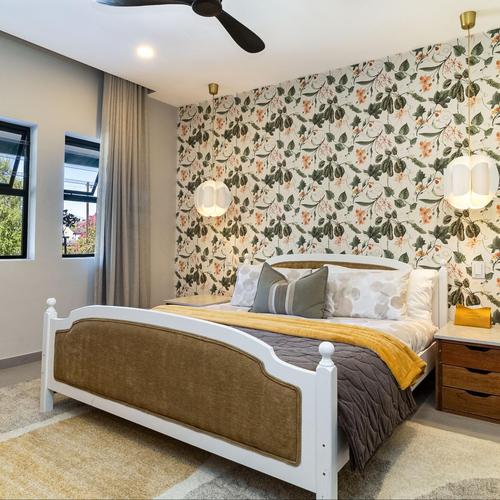 Luxe 1 Bed Apartment w Garden View