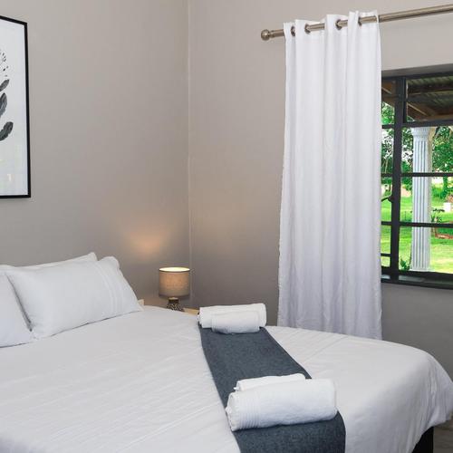 Standard Queen Room 2