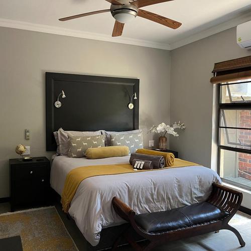 Queen Room Oryx 9